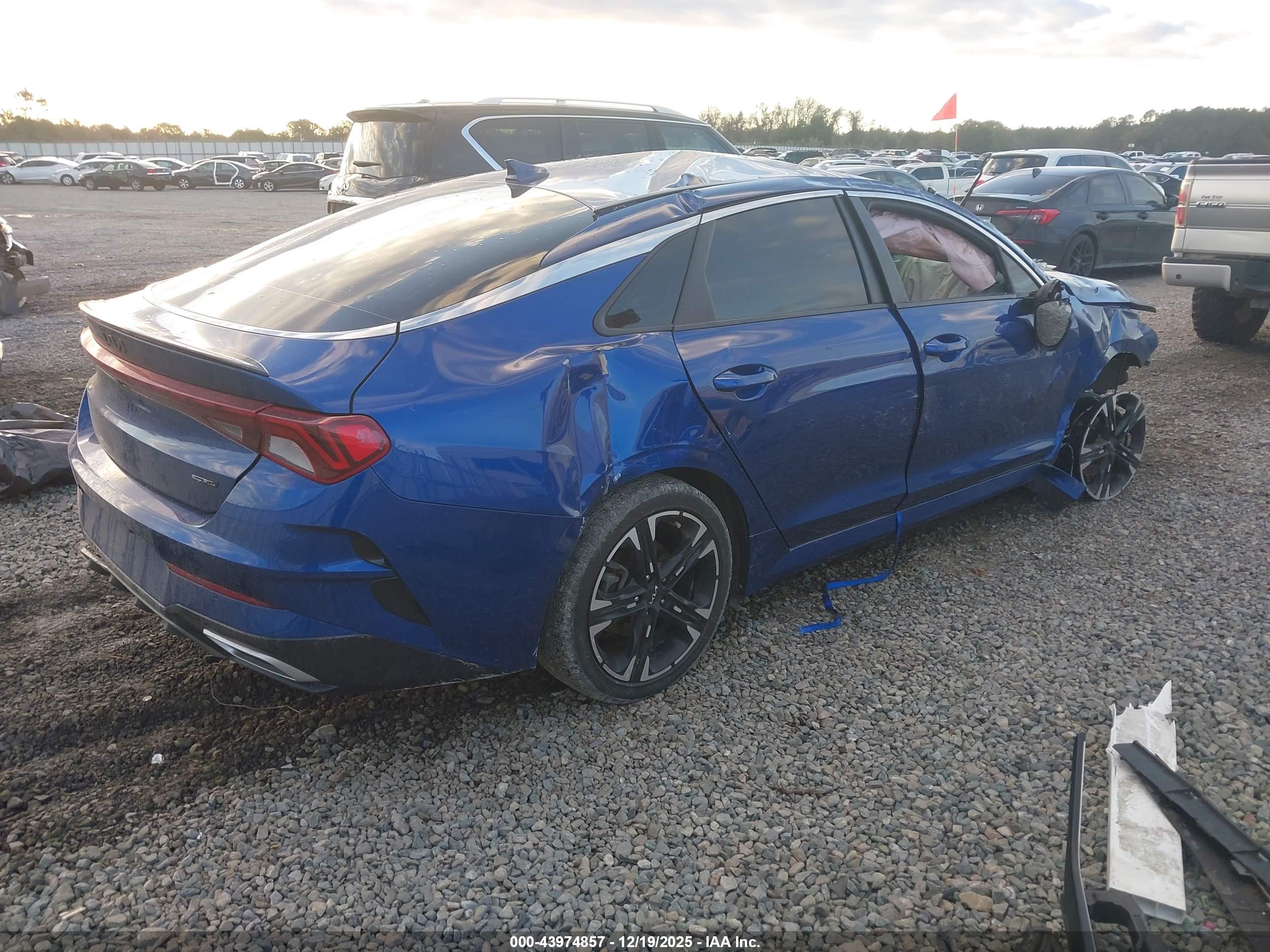 KIA K5 image 4