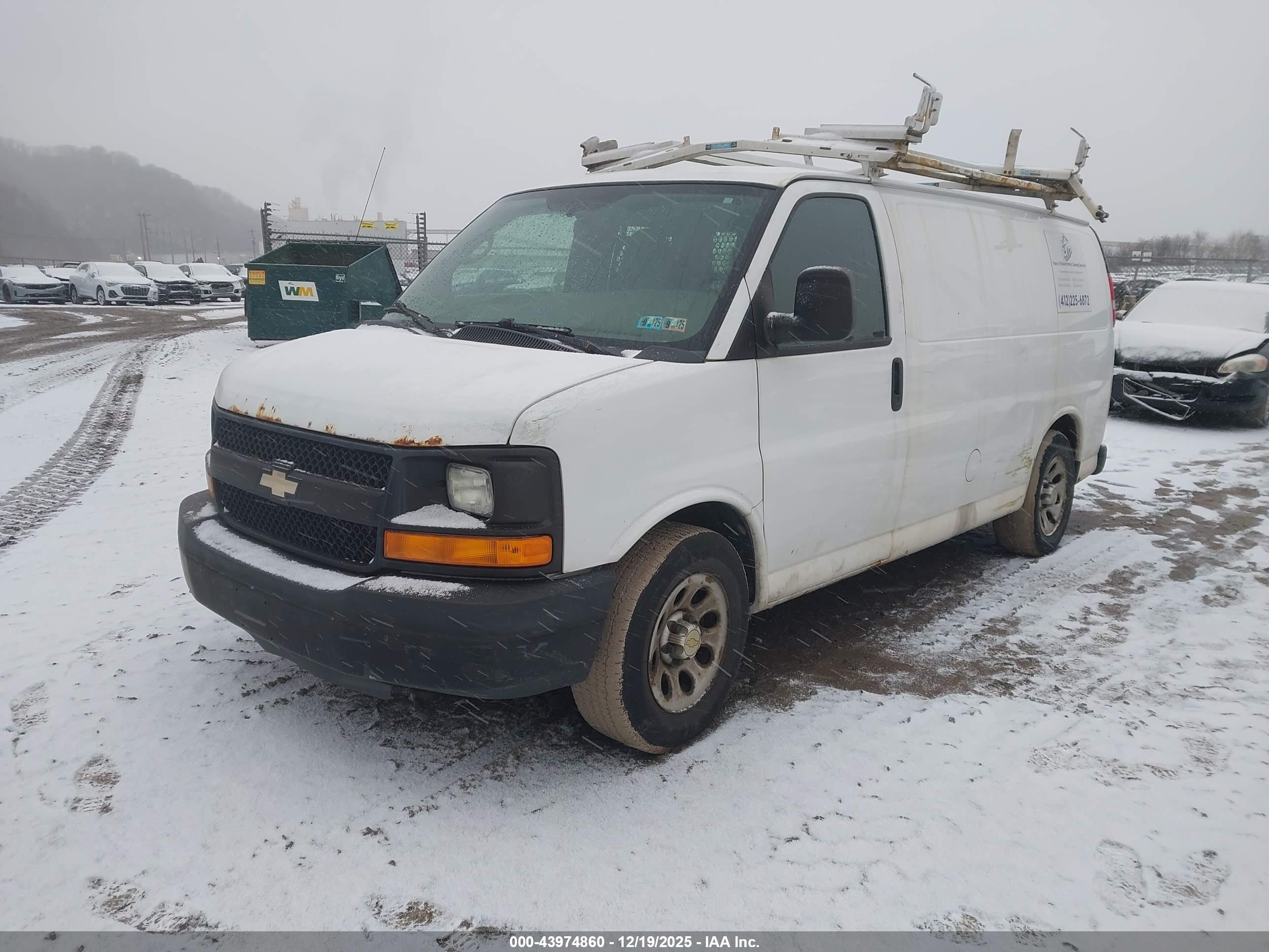 CHEVROLET EXPRESS image 2