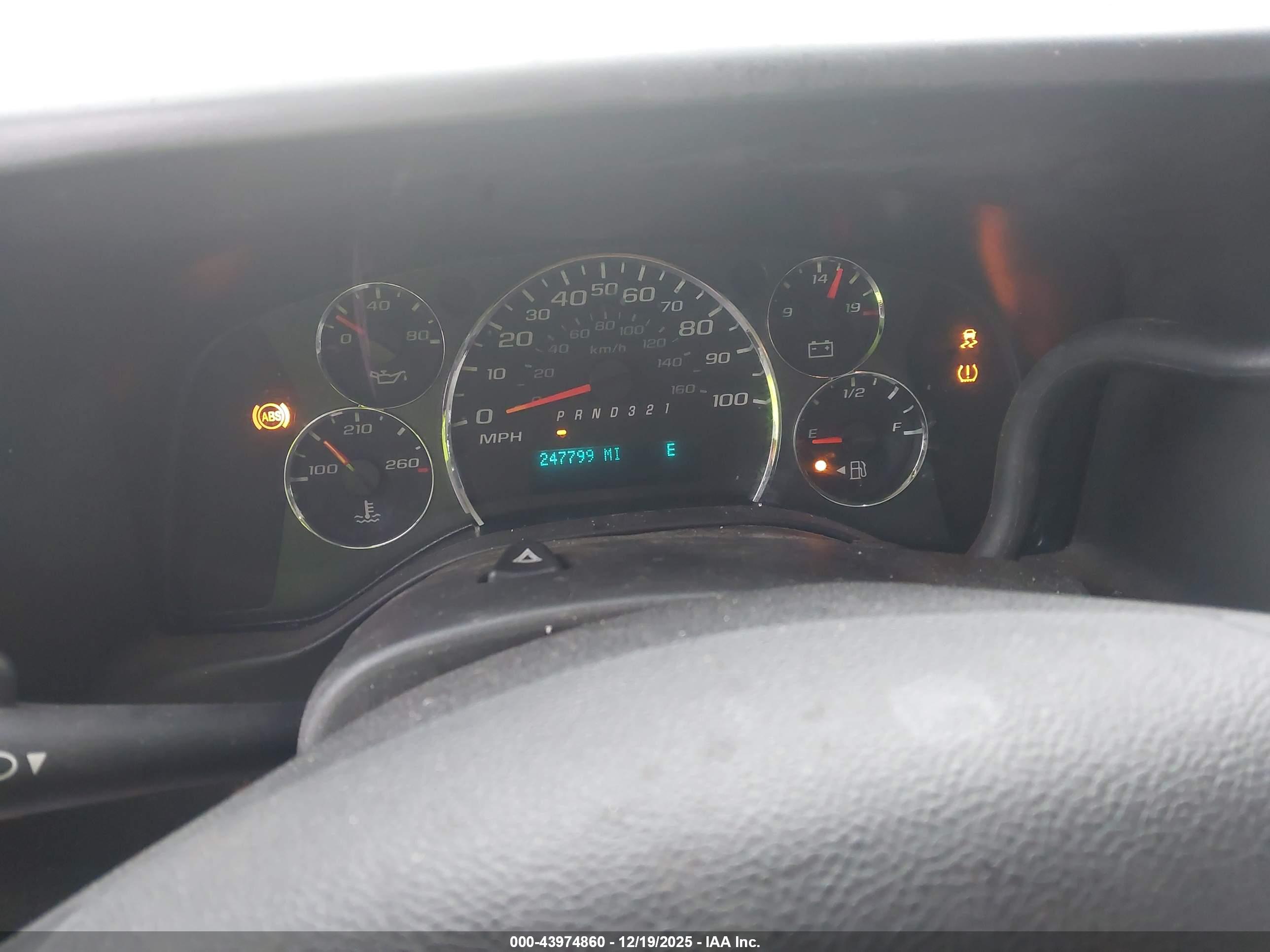 CHEVROLET EXPRESS image 7