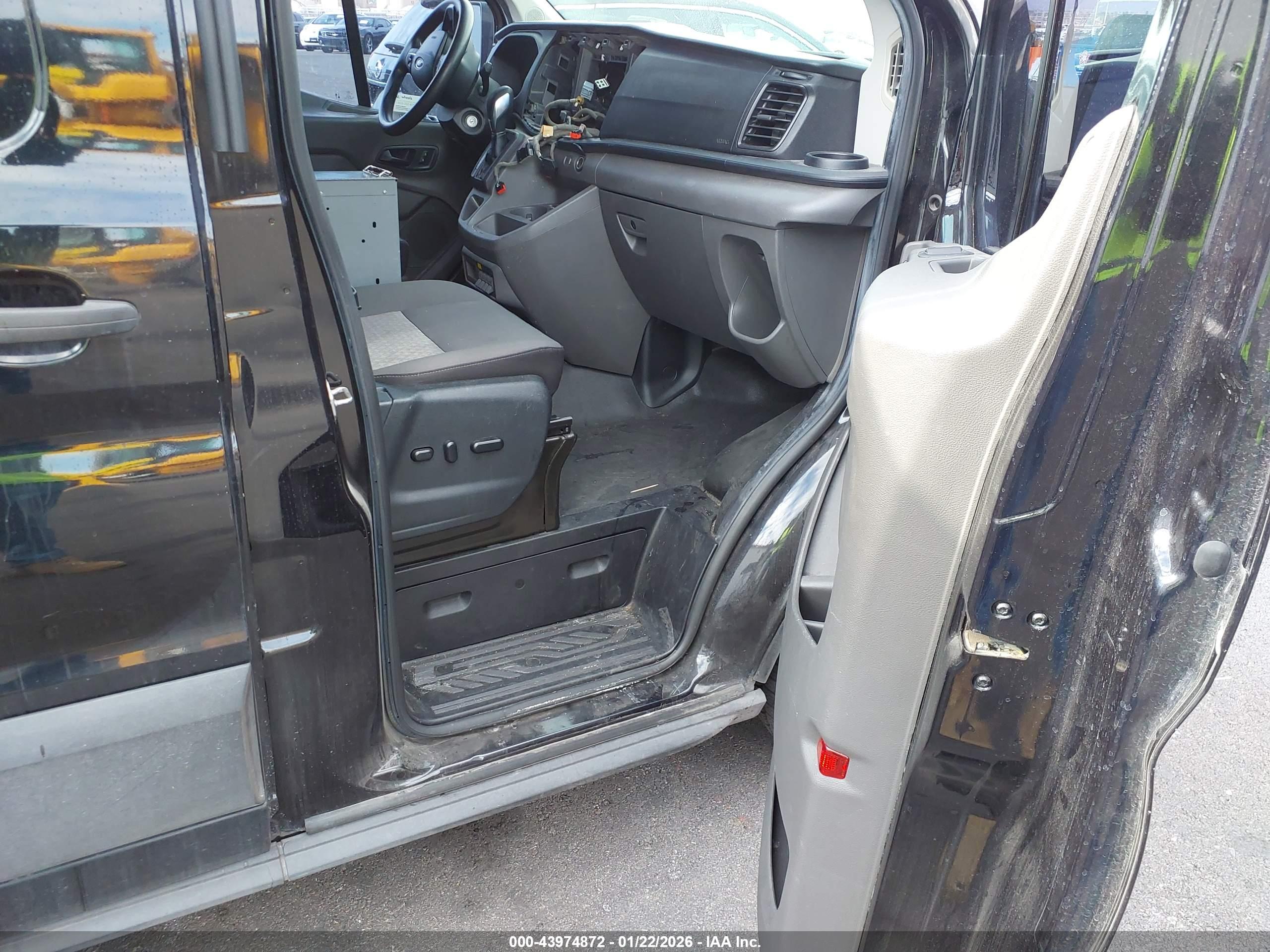 FORD TRANSIT-150 image 5