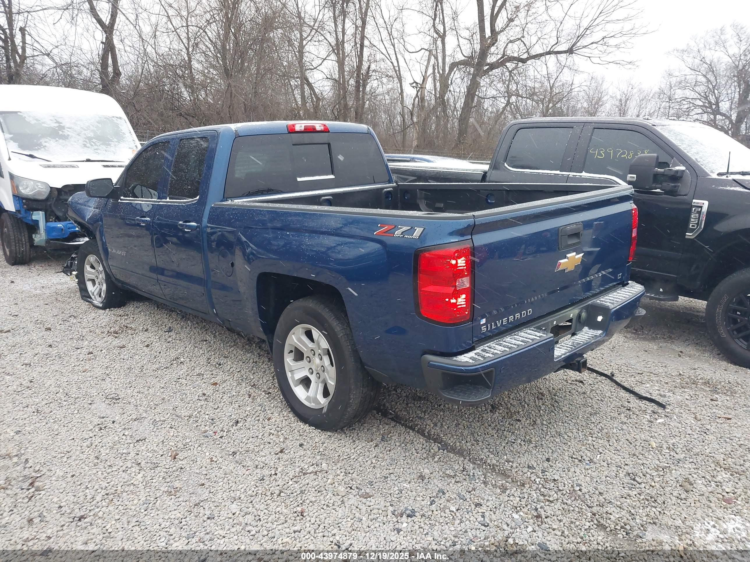 CHEVROLET SILVERADO image 3
