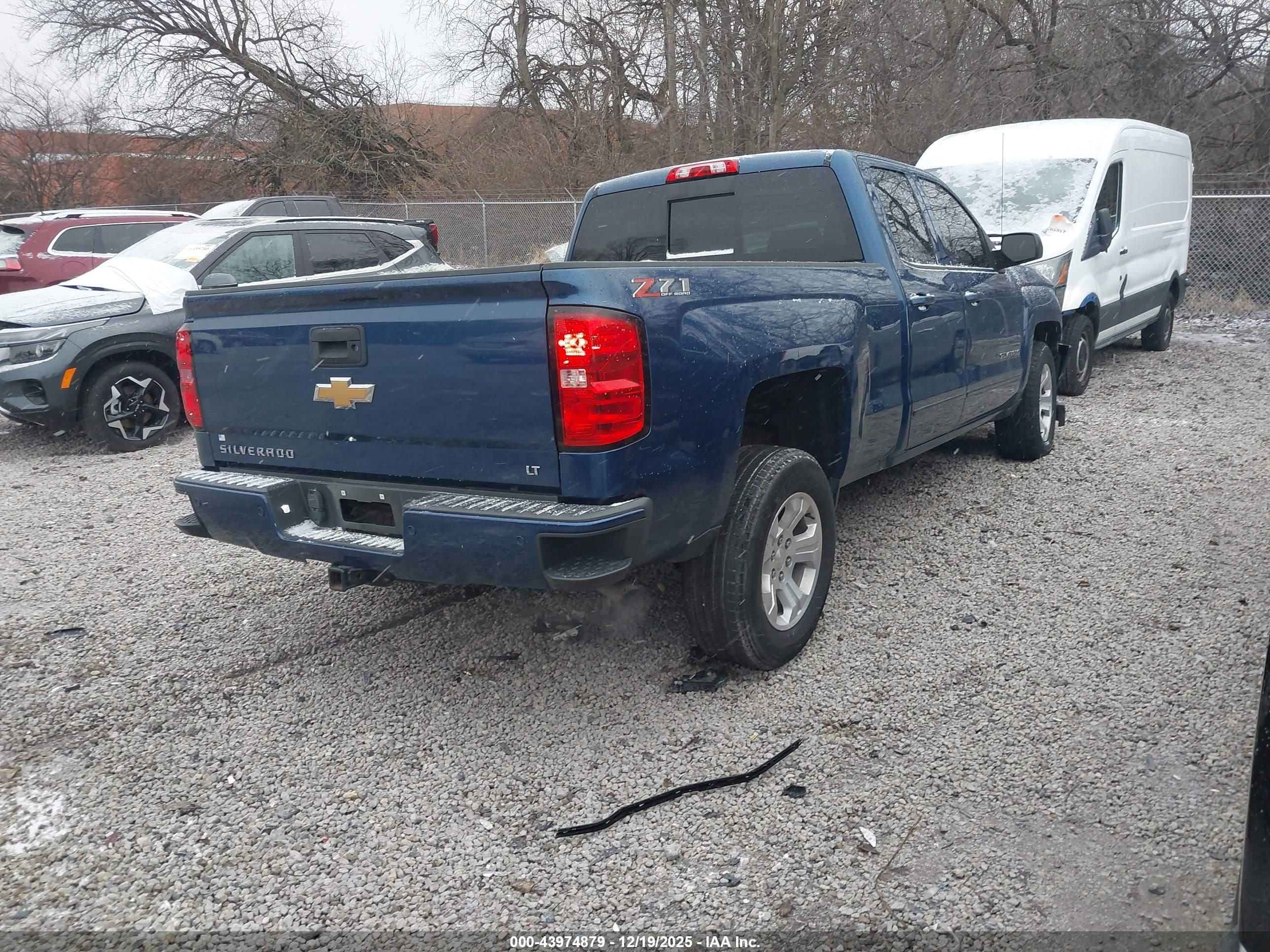 CHEVROLET SILVERADO image 4