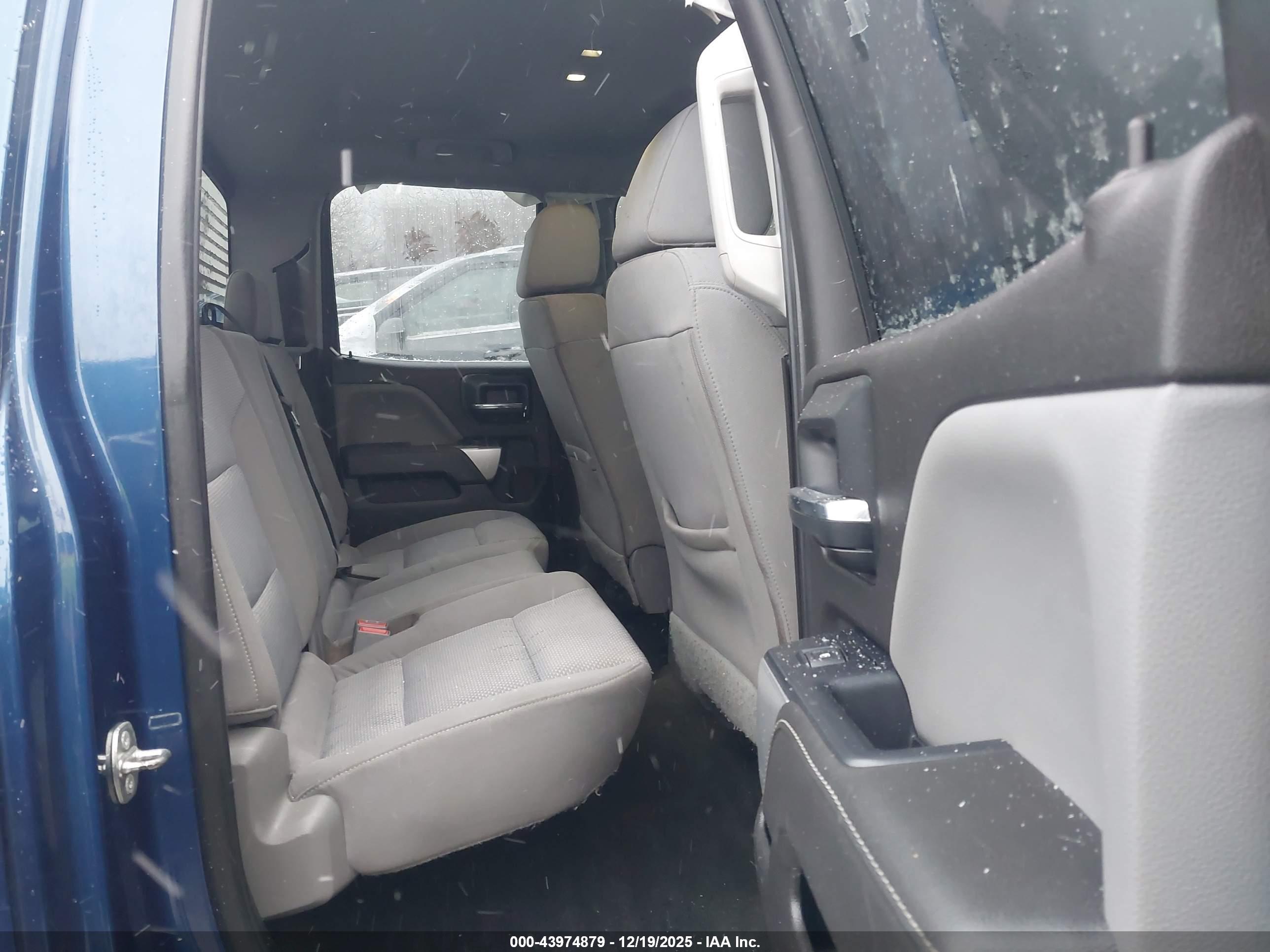 CHEVROLET SILVERADO image 8