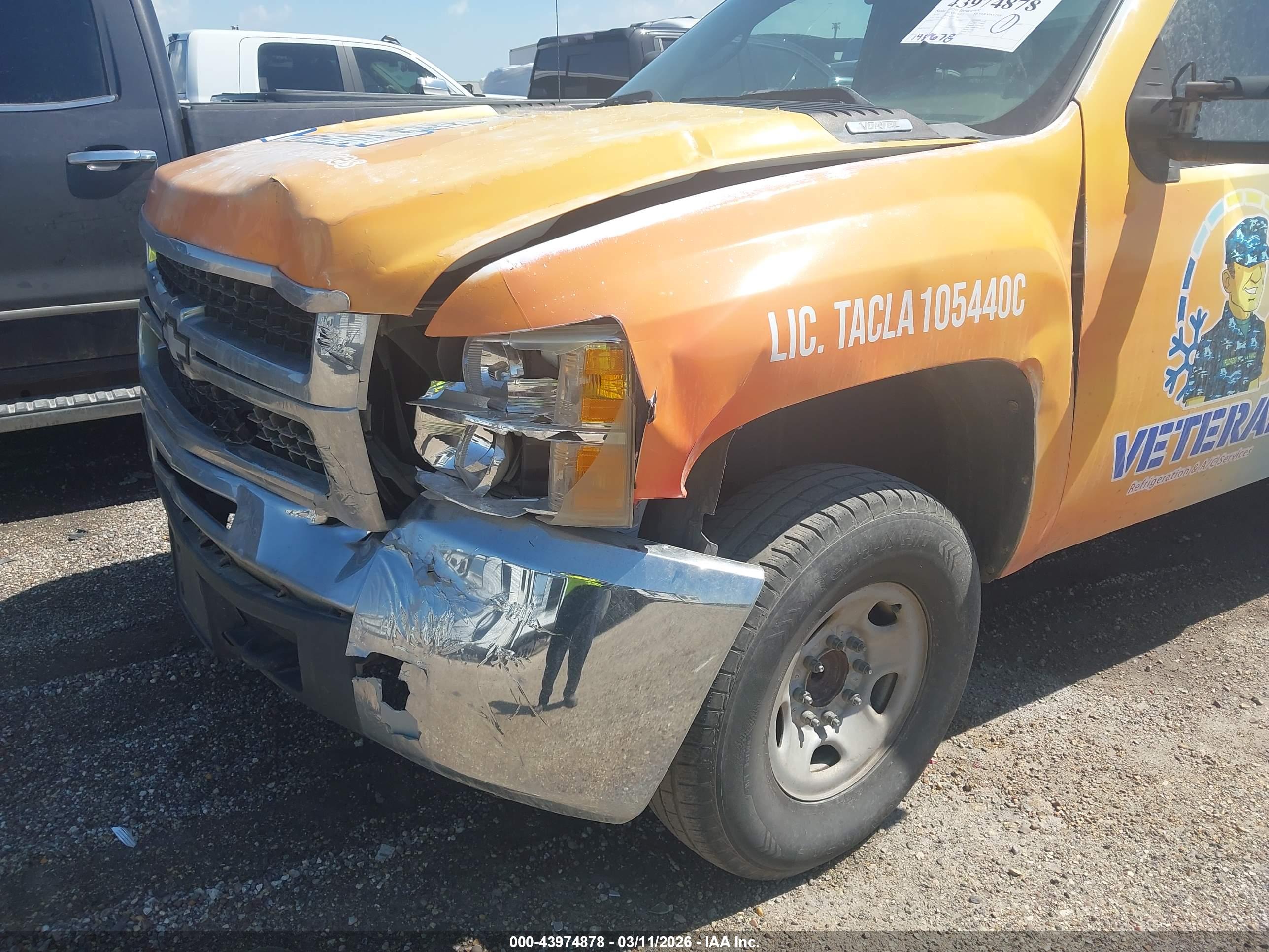 CHEVROLET SILVERADO image 6