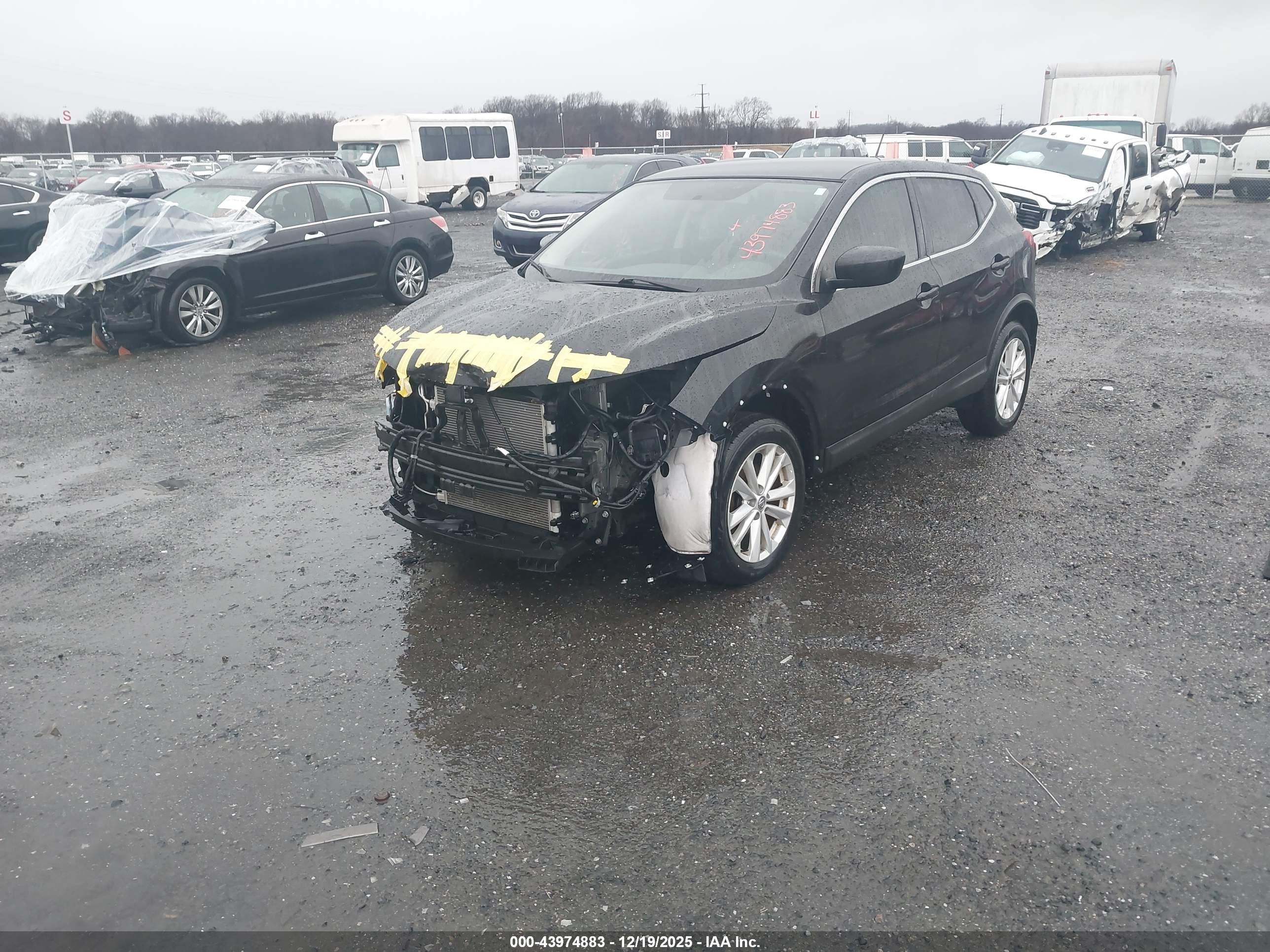 NISSAN ROGUE image 2