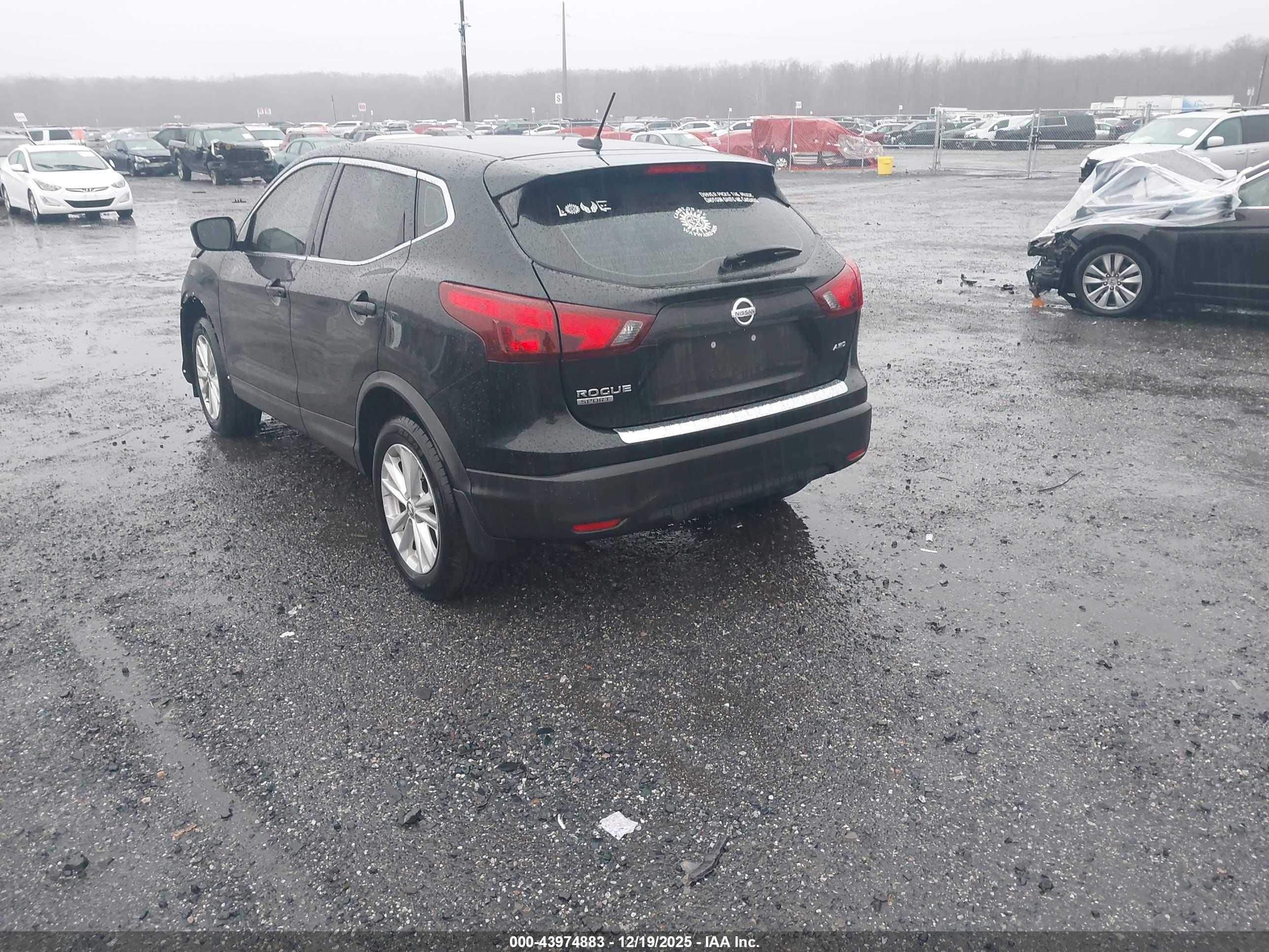 NISSAN ROGUE image 3