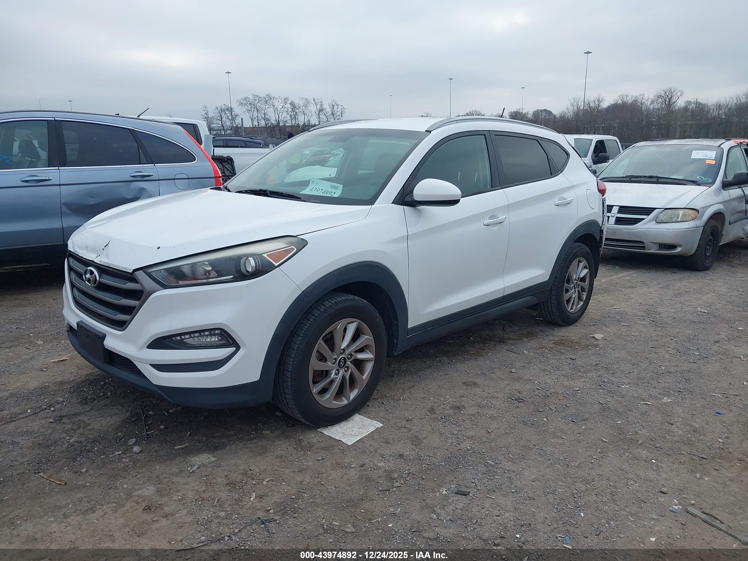 HYUNDAI TUCSON image 2