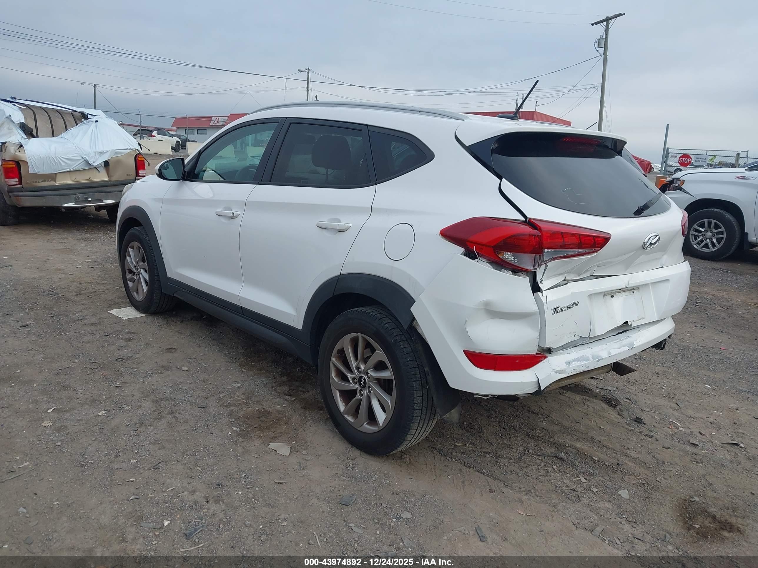 HYUNDAI TUCSON image 3