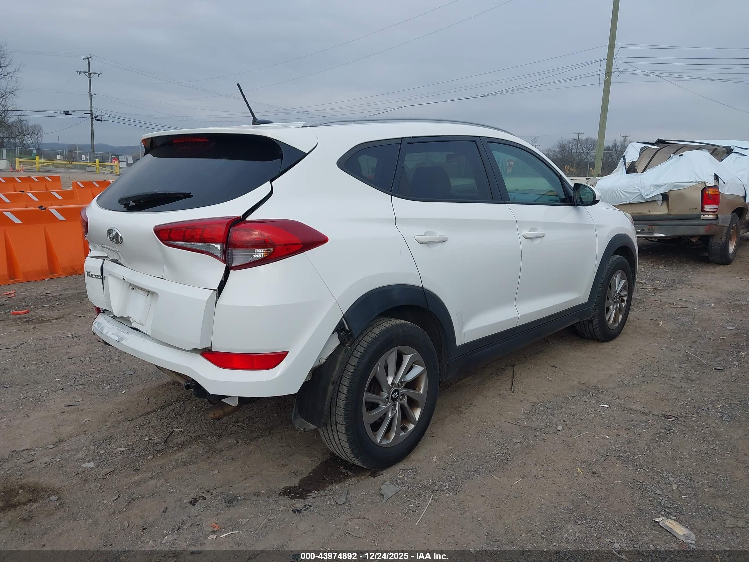 HYUNDAI TUCSON image 4