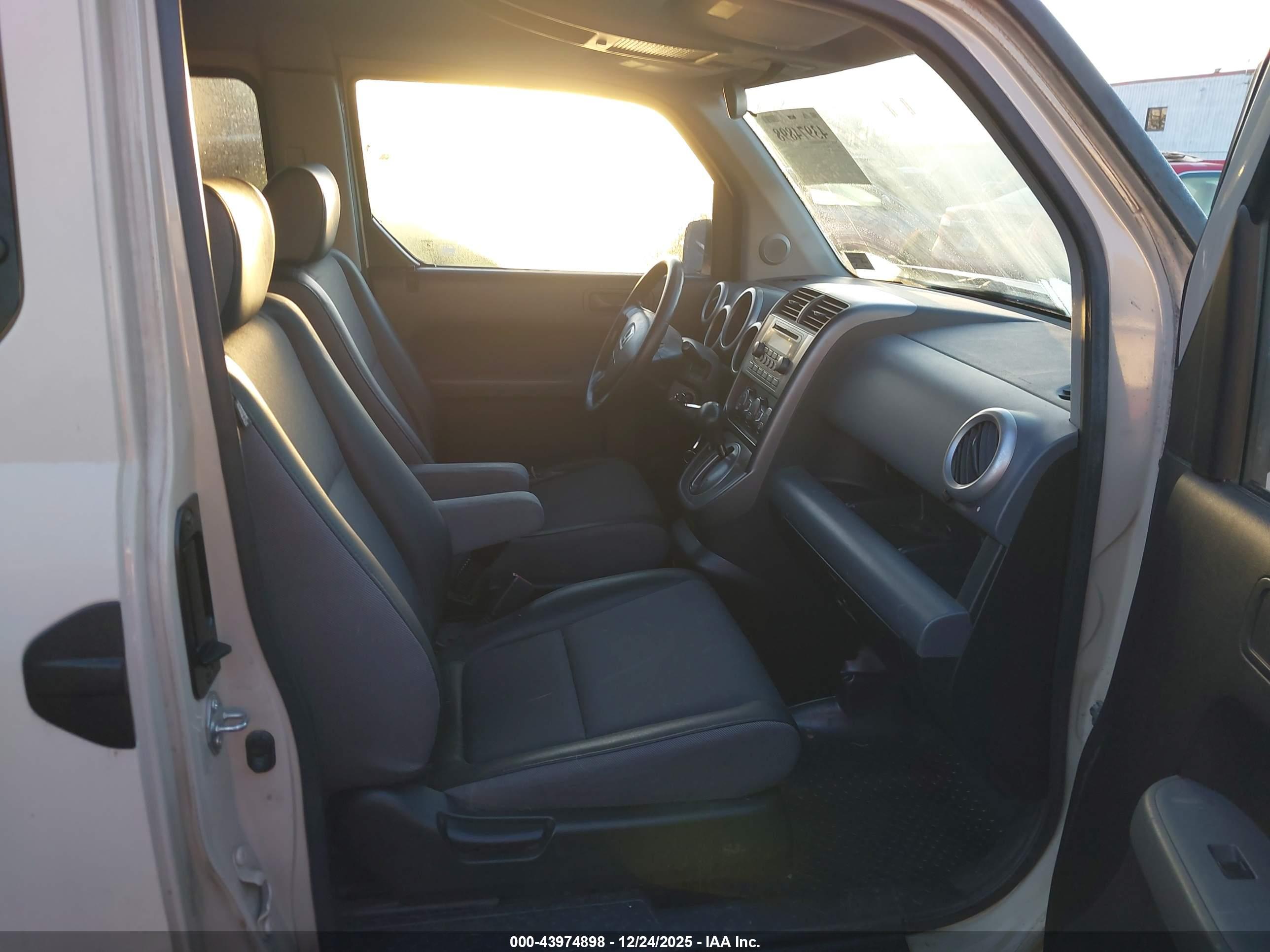 HONDA ELEMENT image 5