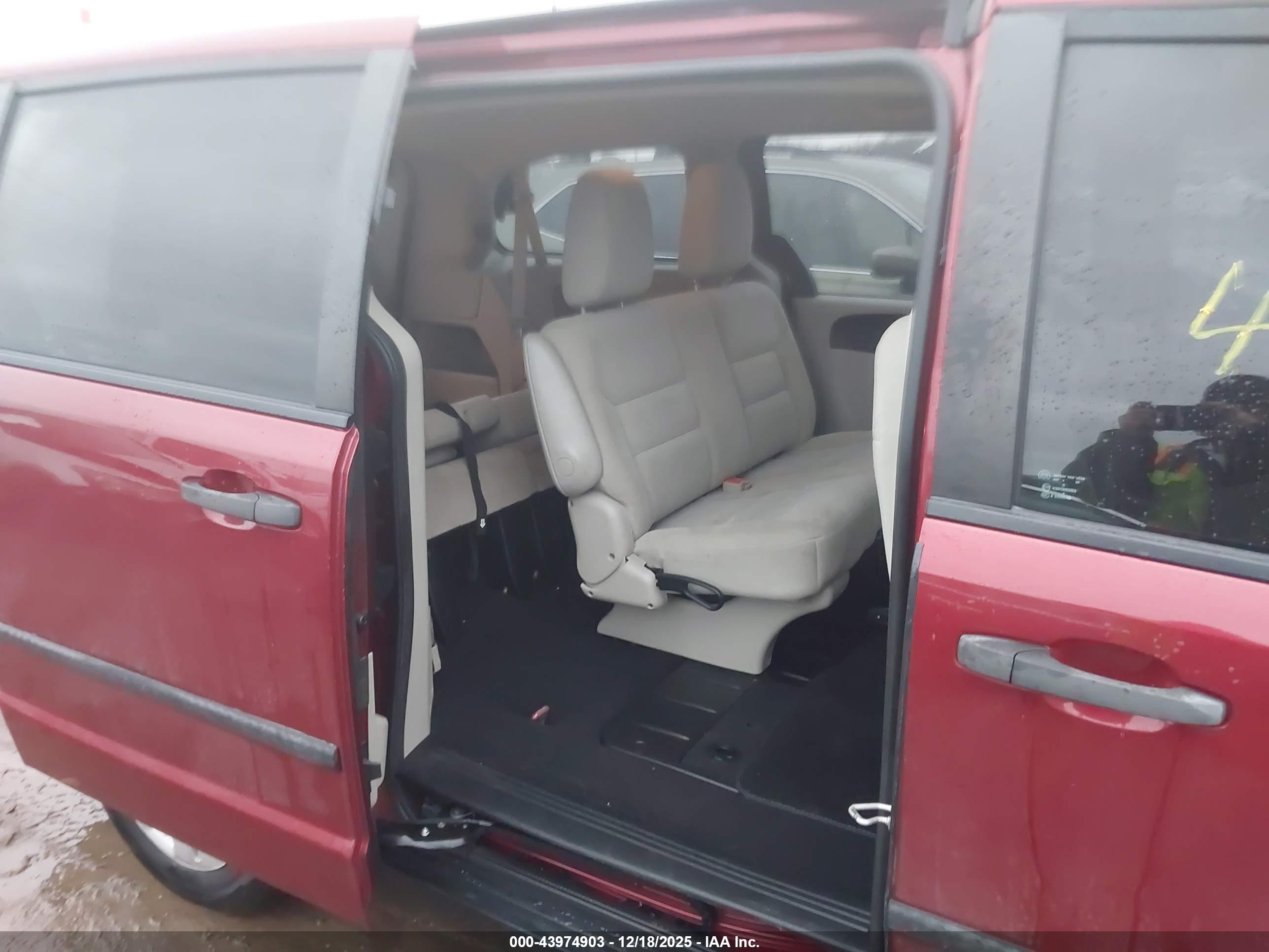 DODGE GRAND image 8