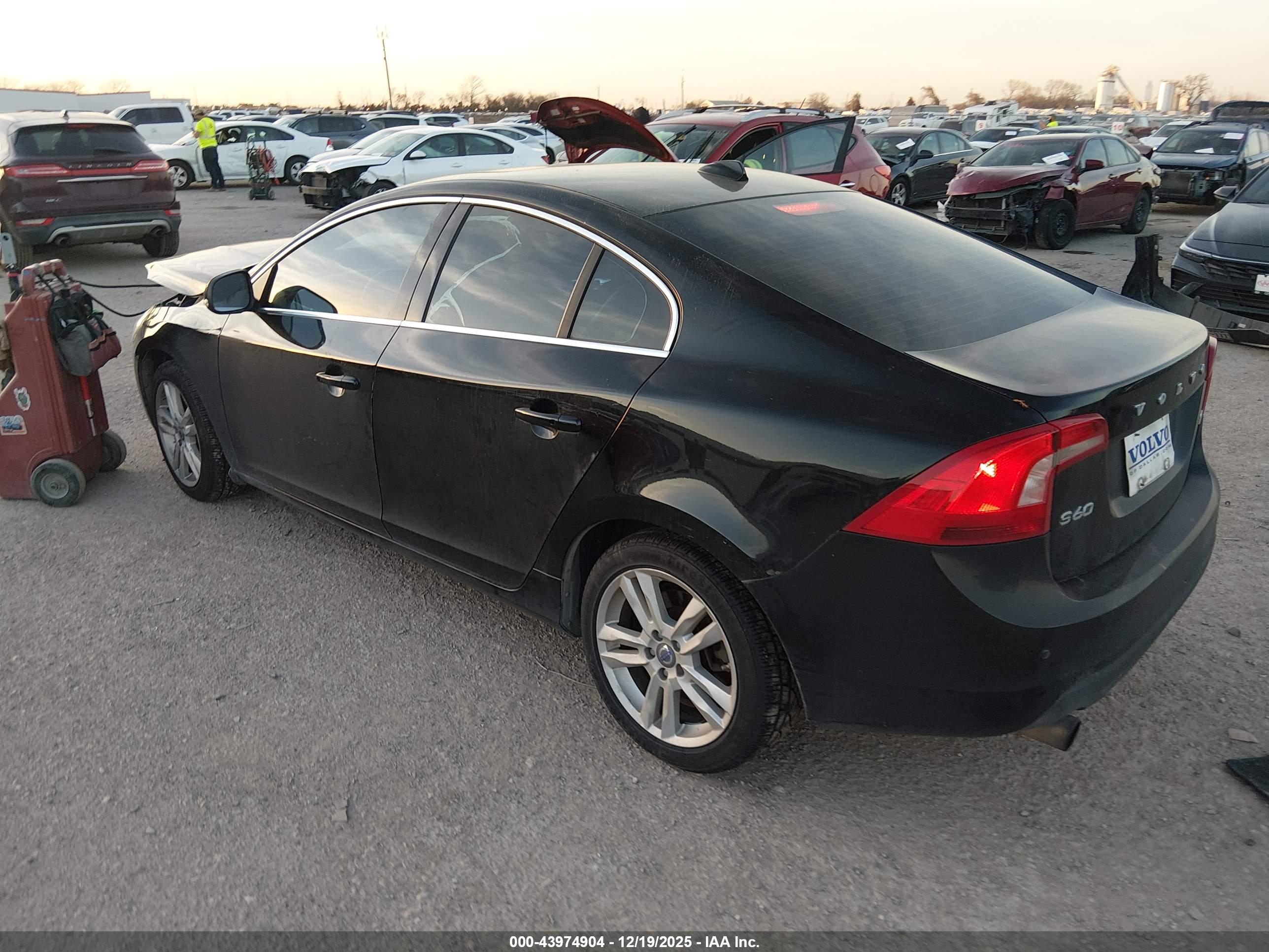VOLVO S60 image 3