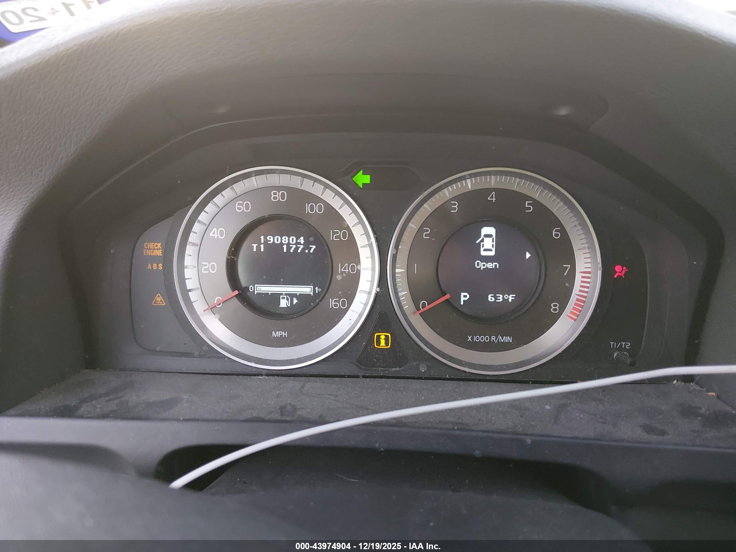VOLVO S60 image 7