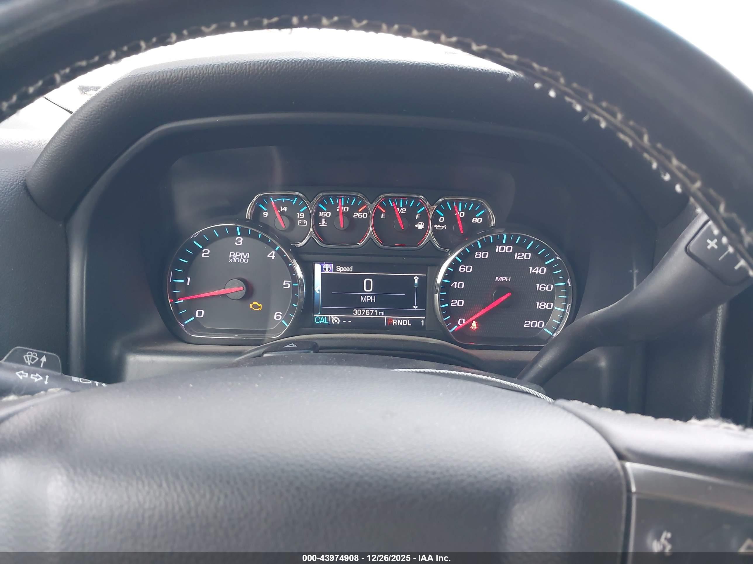 CHEVROLET SILVERADO image 7