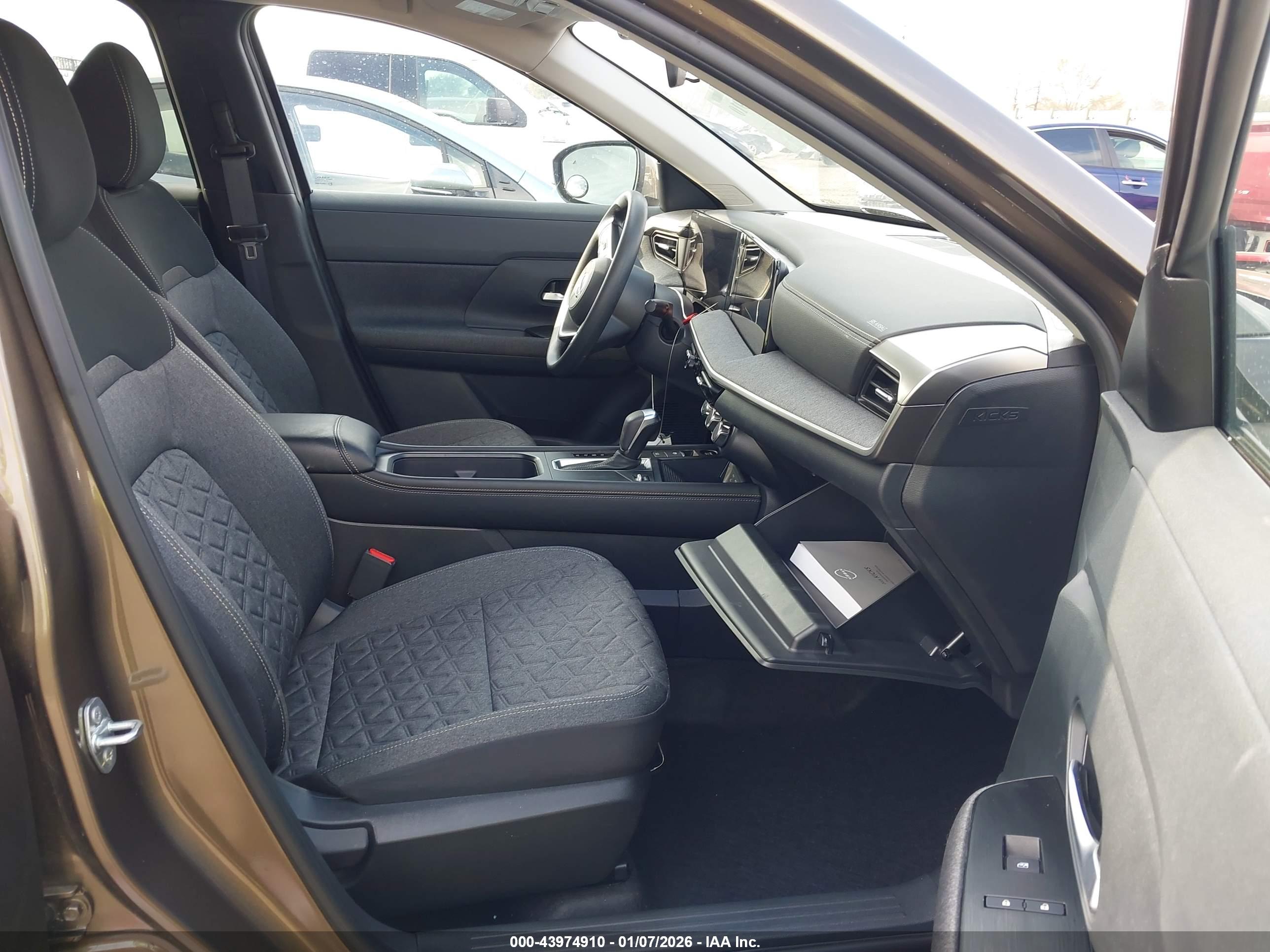 NISSAN KICKS image 5