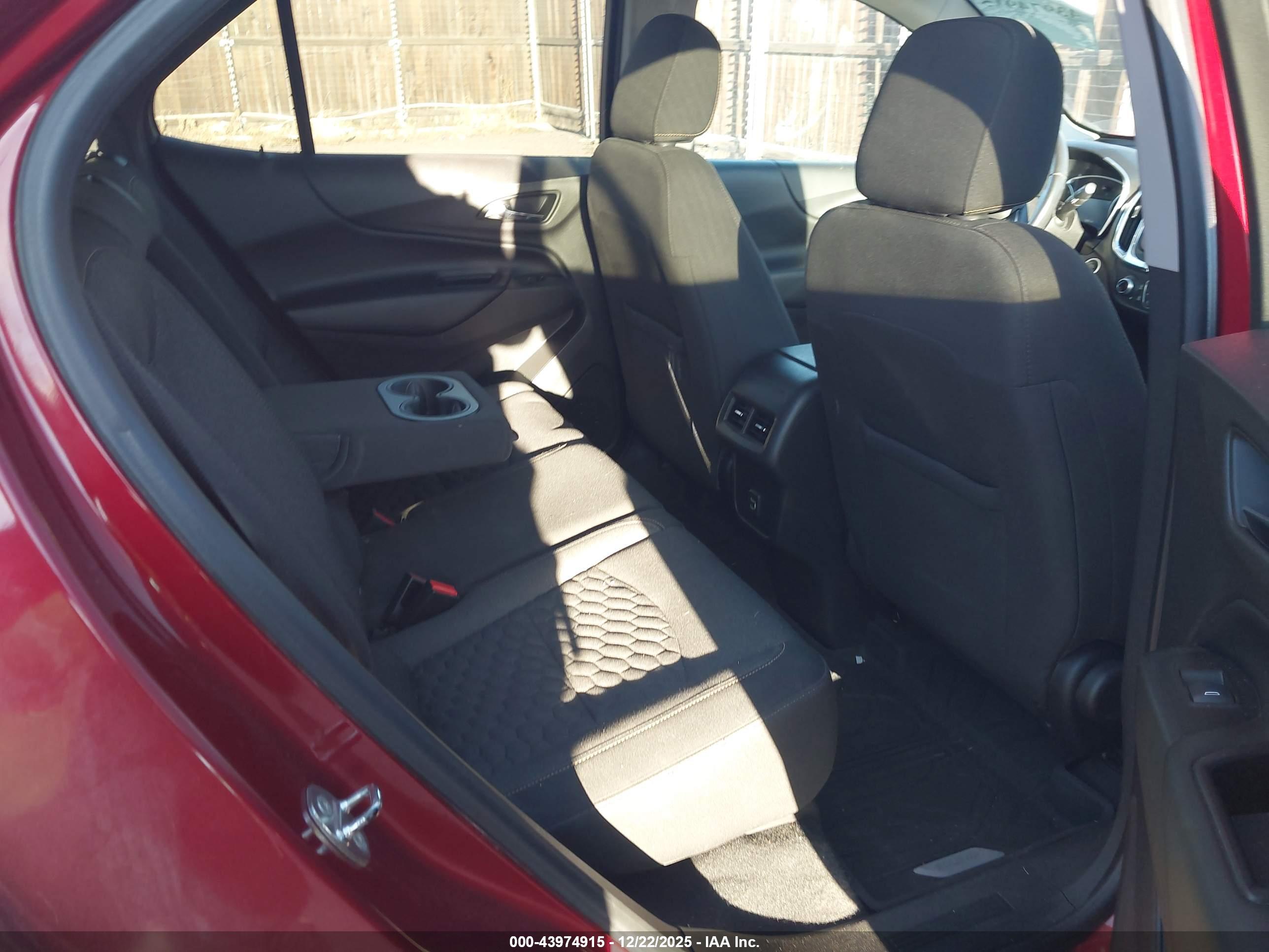 CHEVROLET EQUINOX image 8