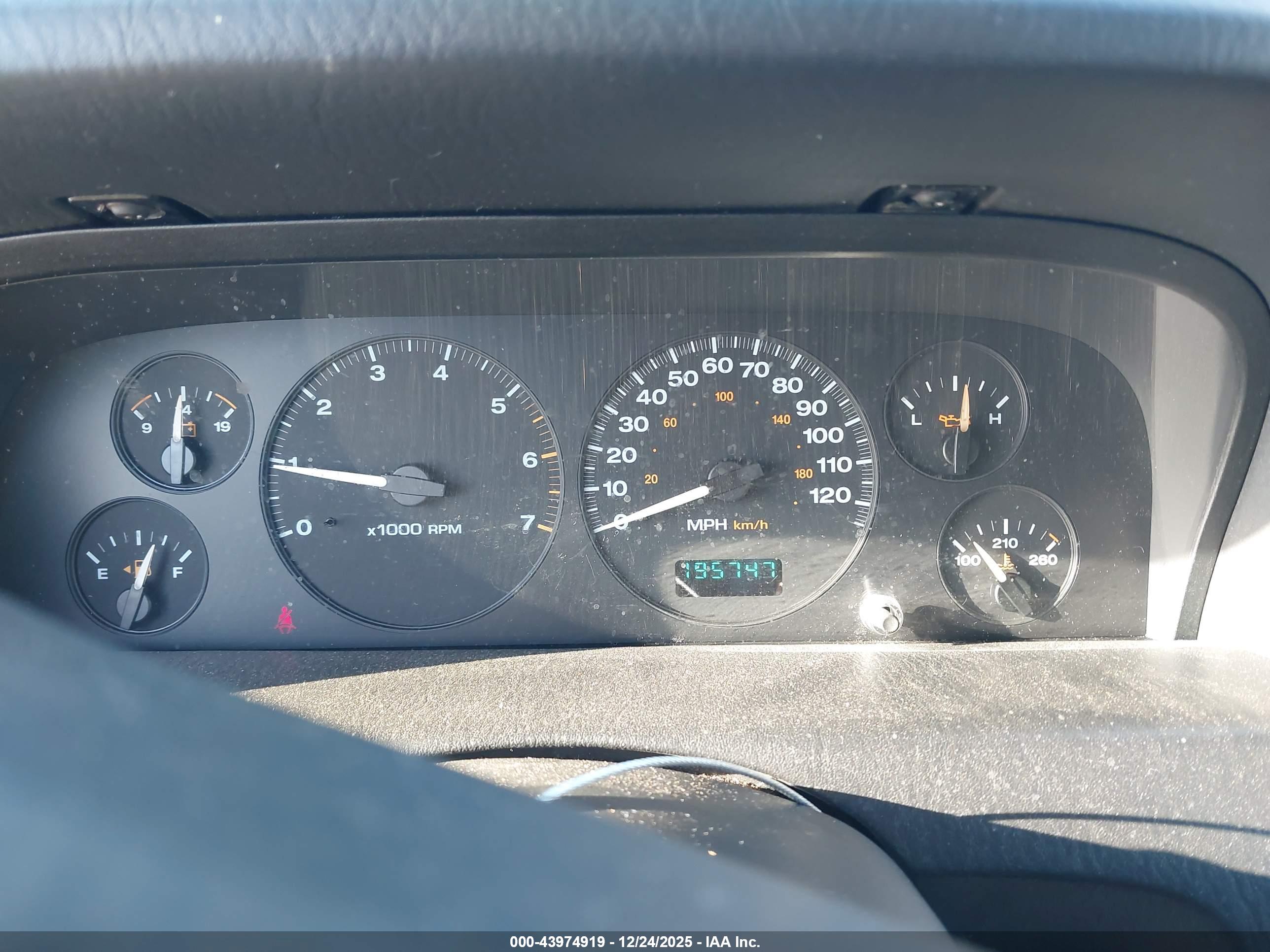 JEEP GRAND image 7
