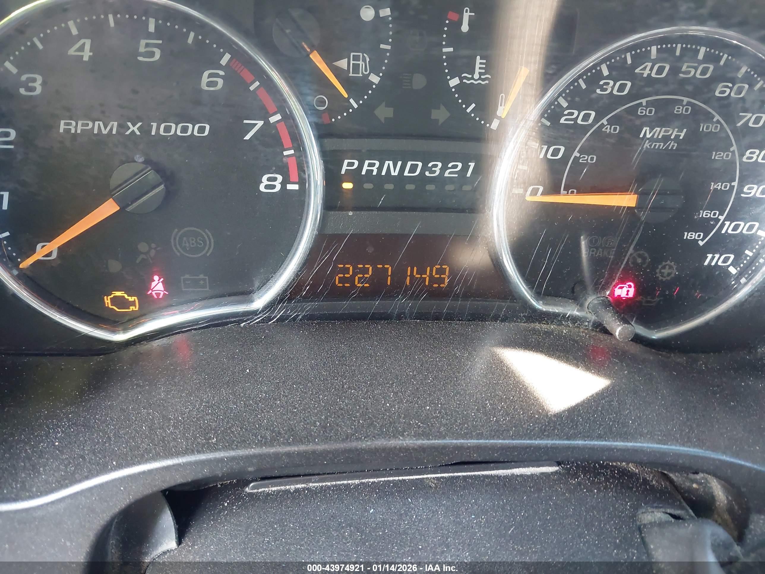 CHEVROLET COLORADO image 7