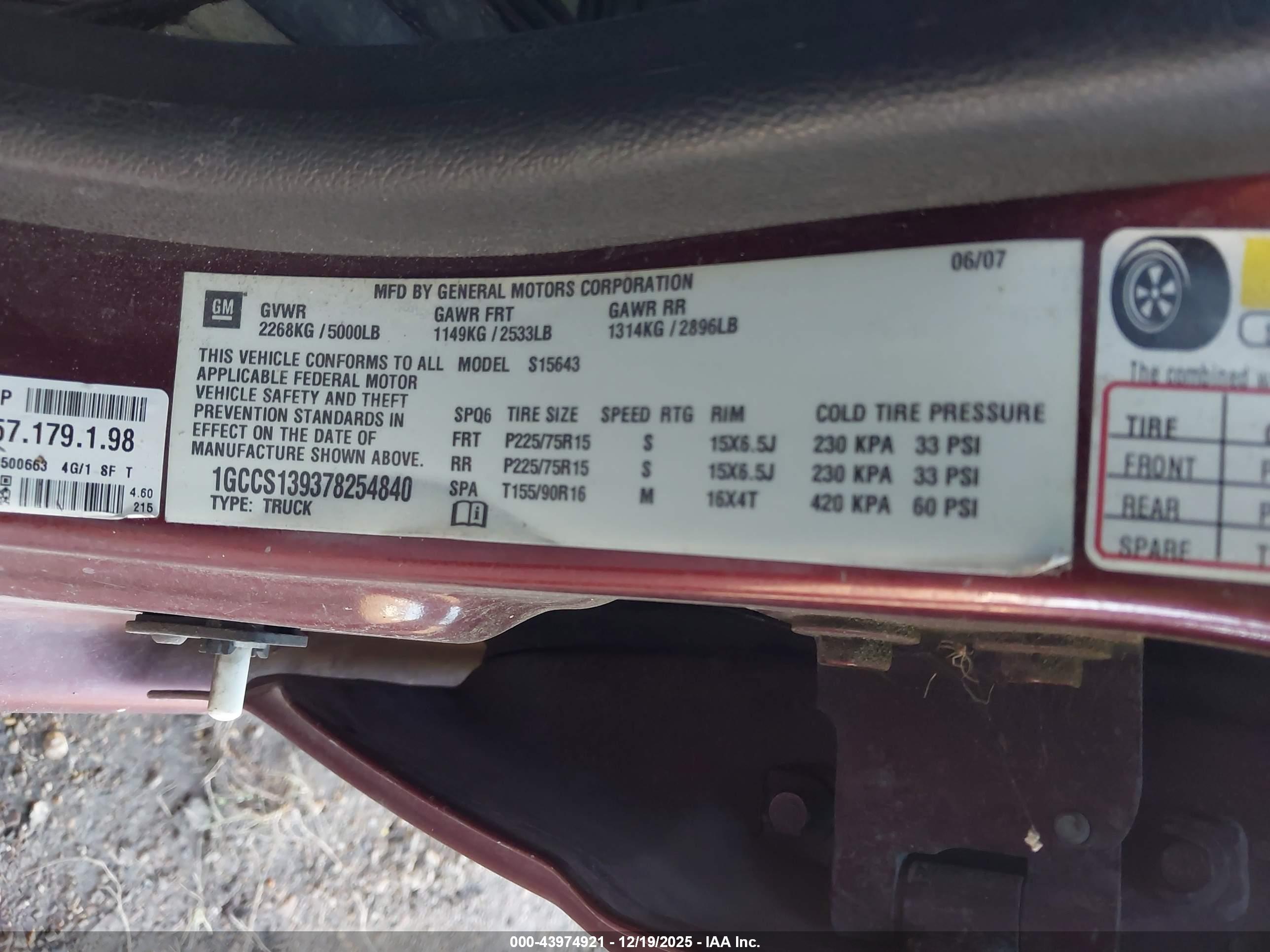 CHEVROLET COLORADO image 9