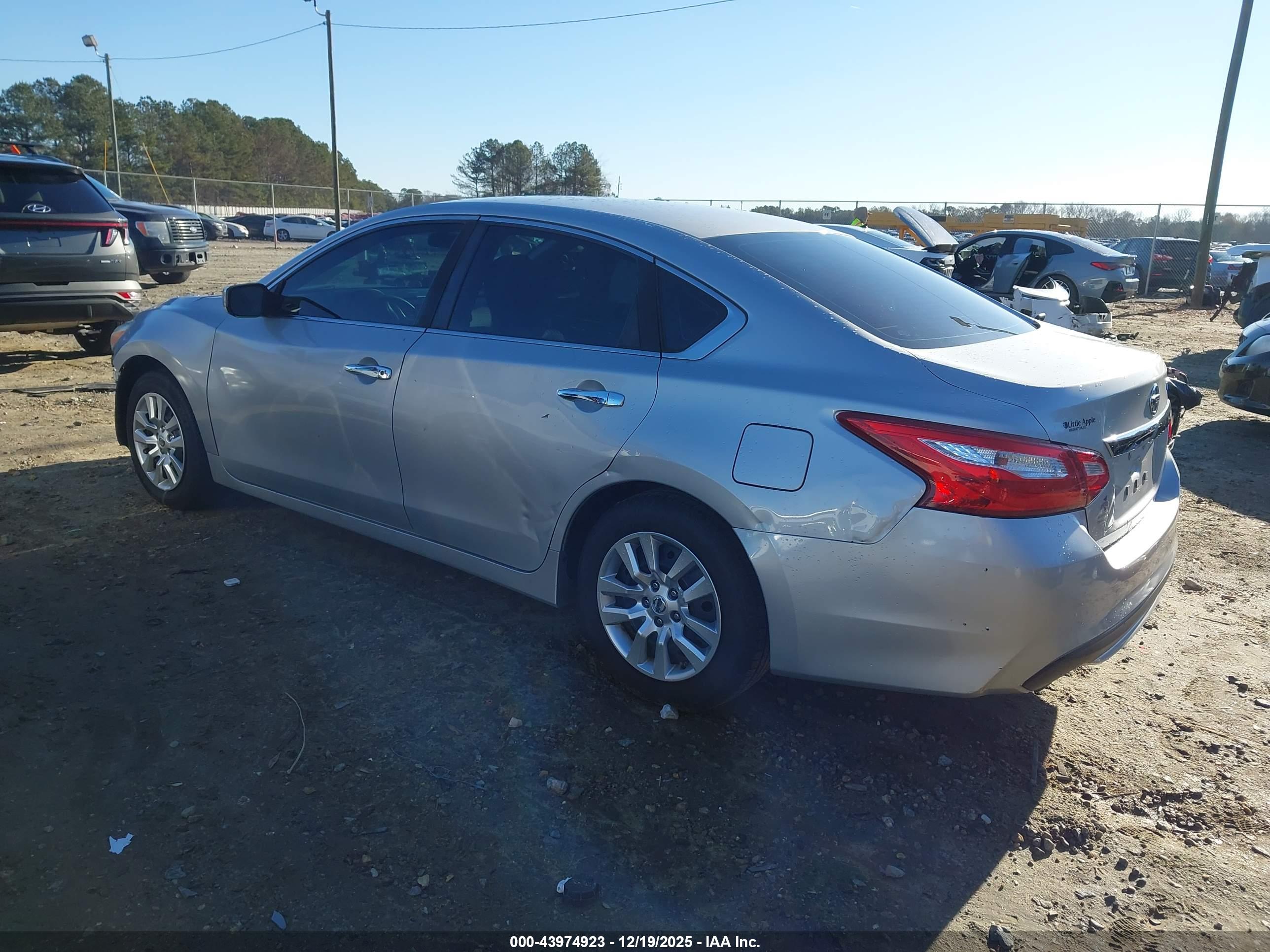NISSAN ALTIMA image 3