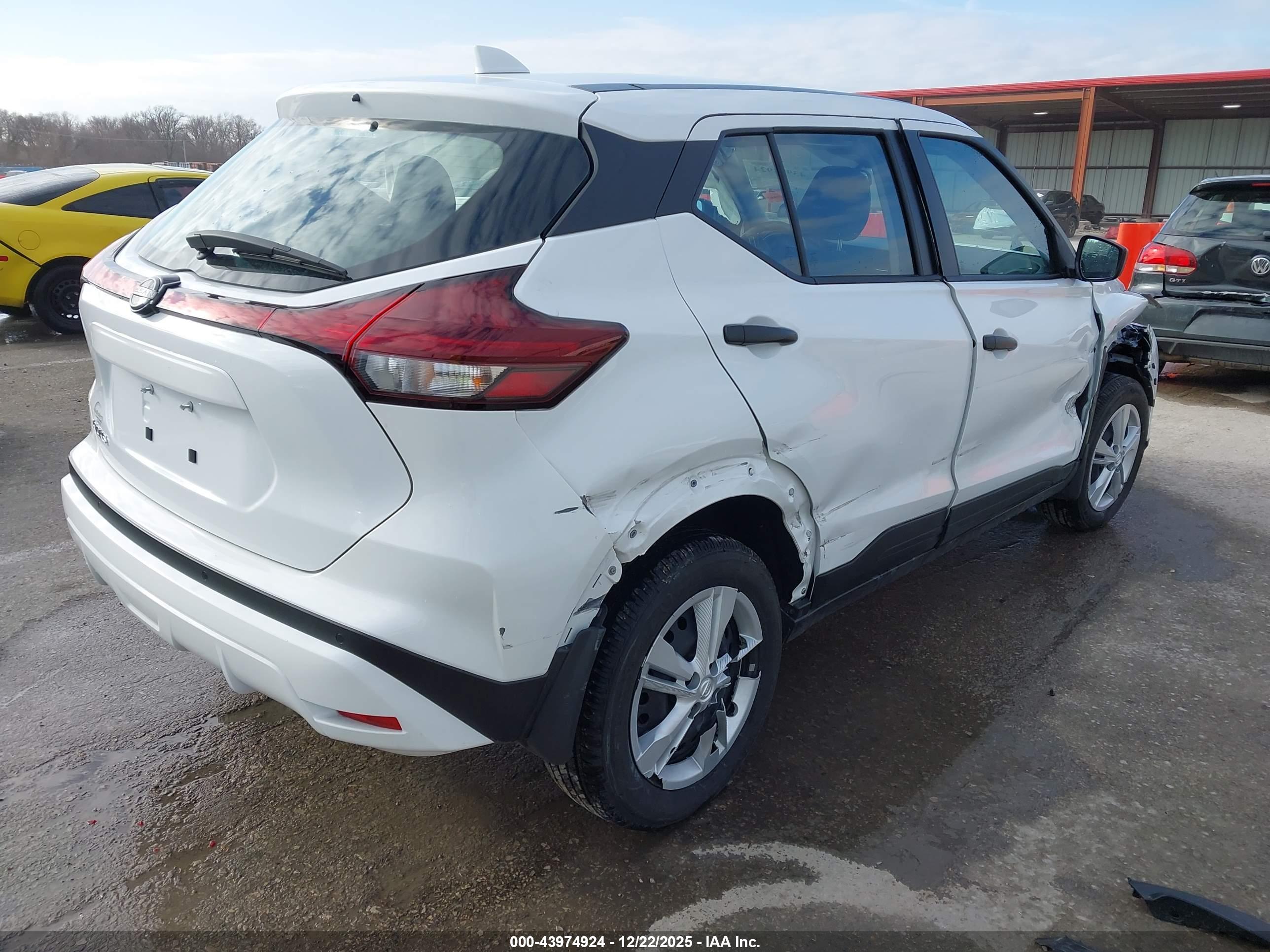 NISSAN KICKS image 4