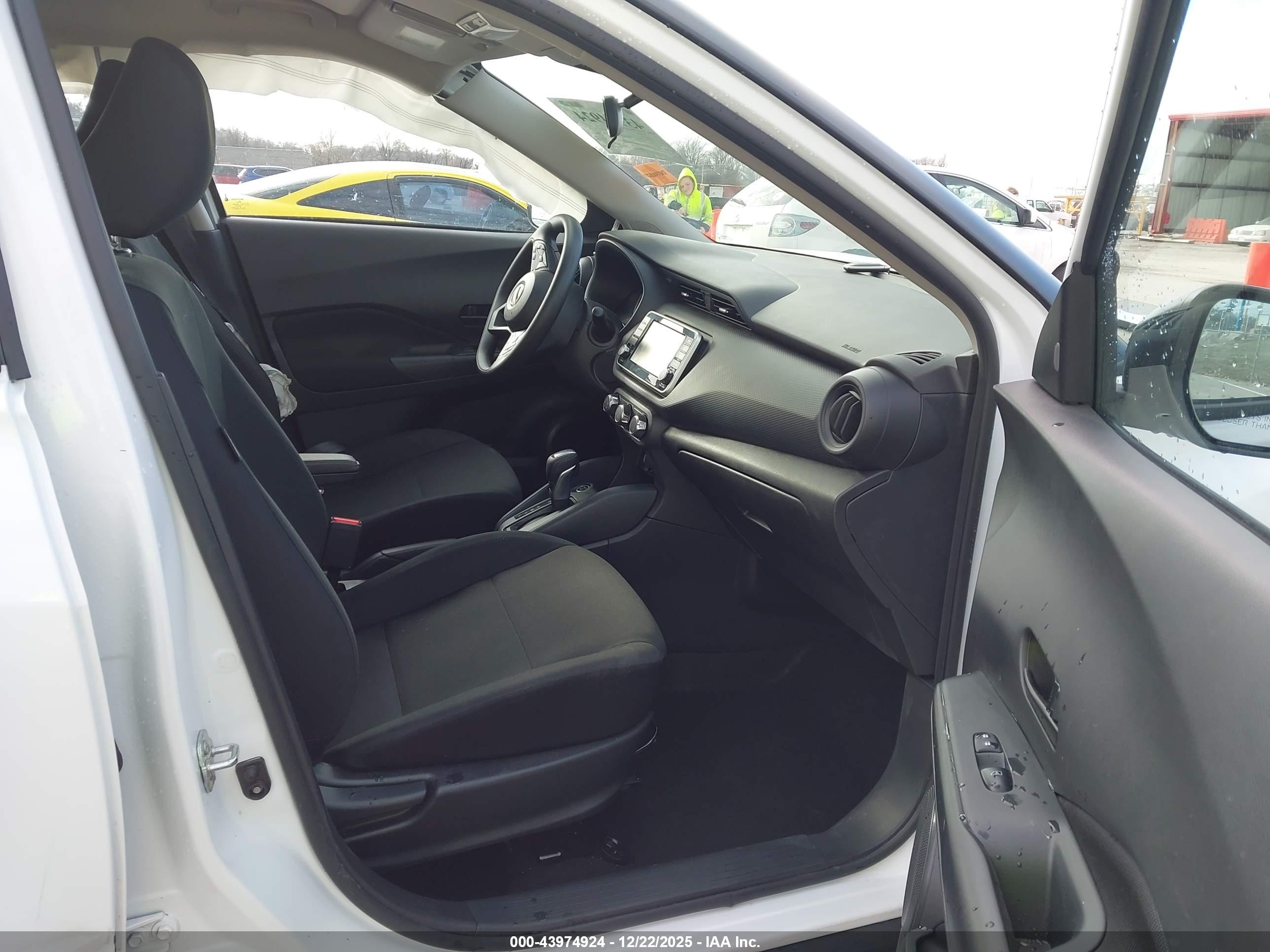 NISSAN KICKS image 5
