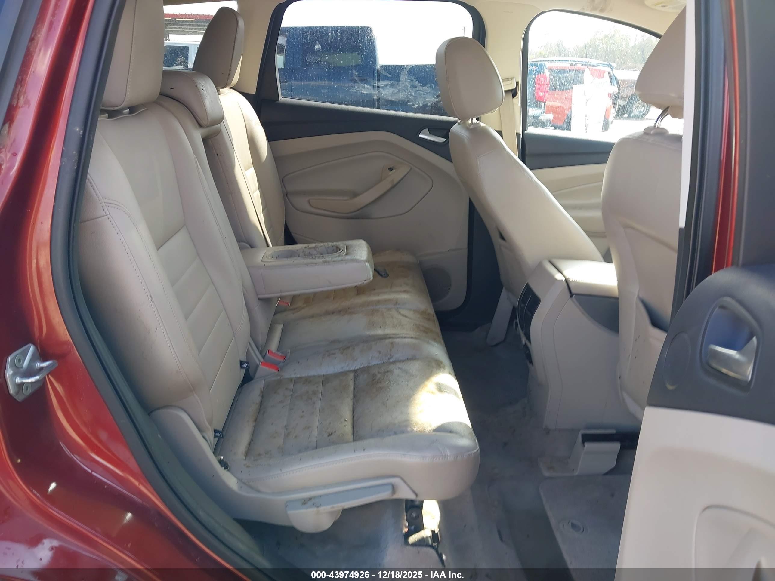 FORD ESCAPE image 8