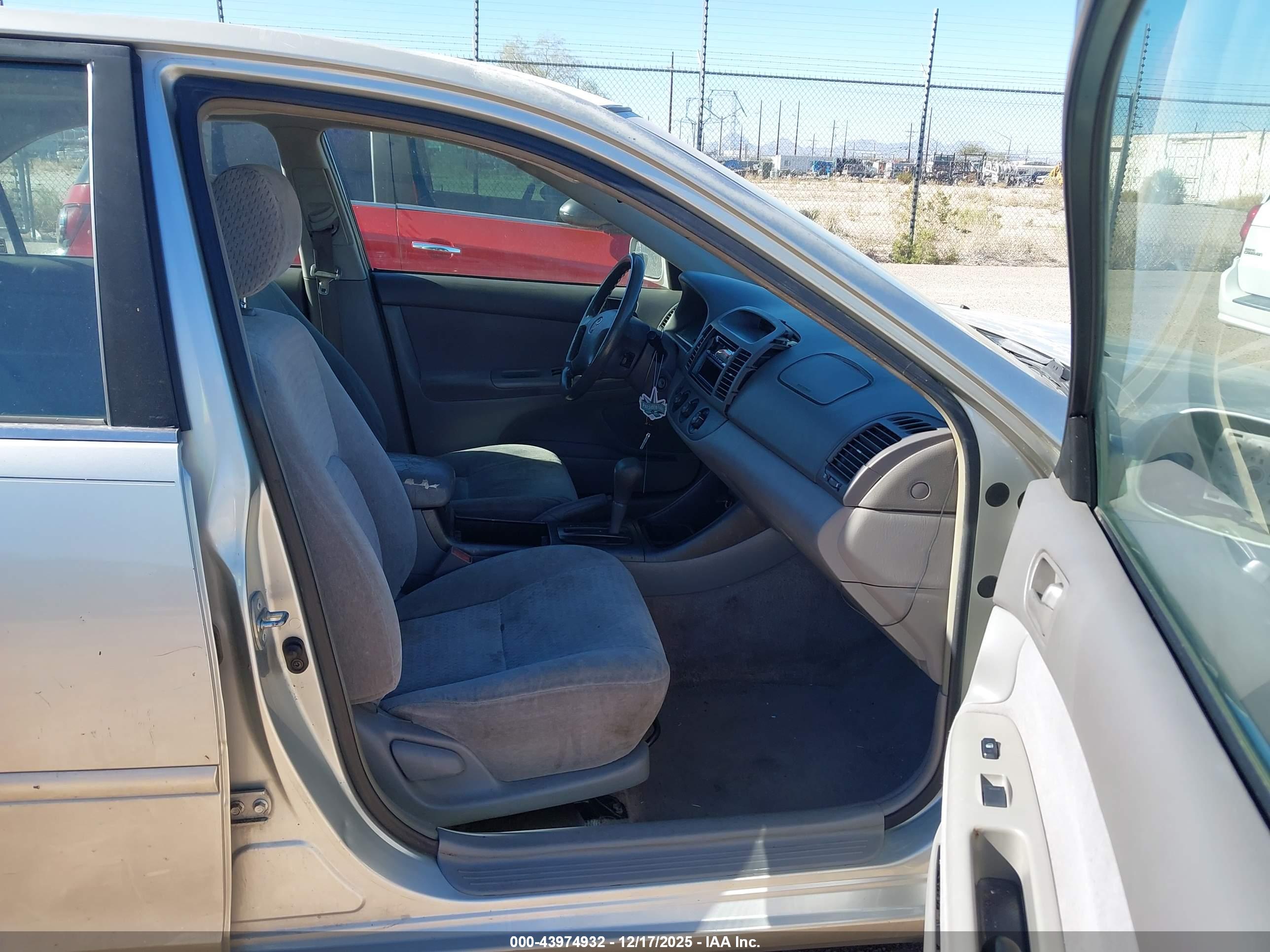 TOYOTA CAMRY image 5