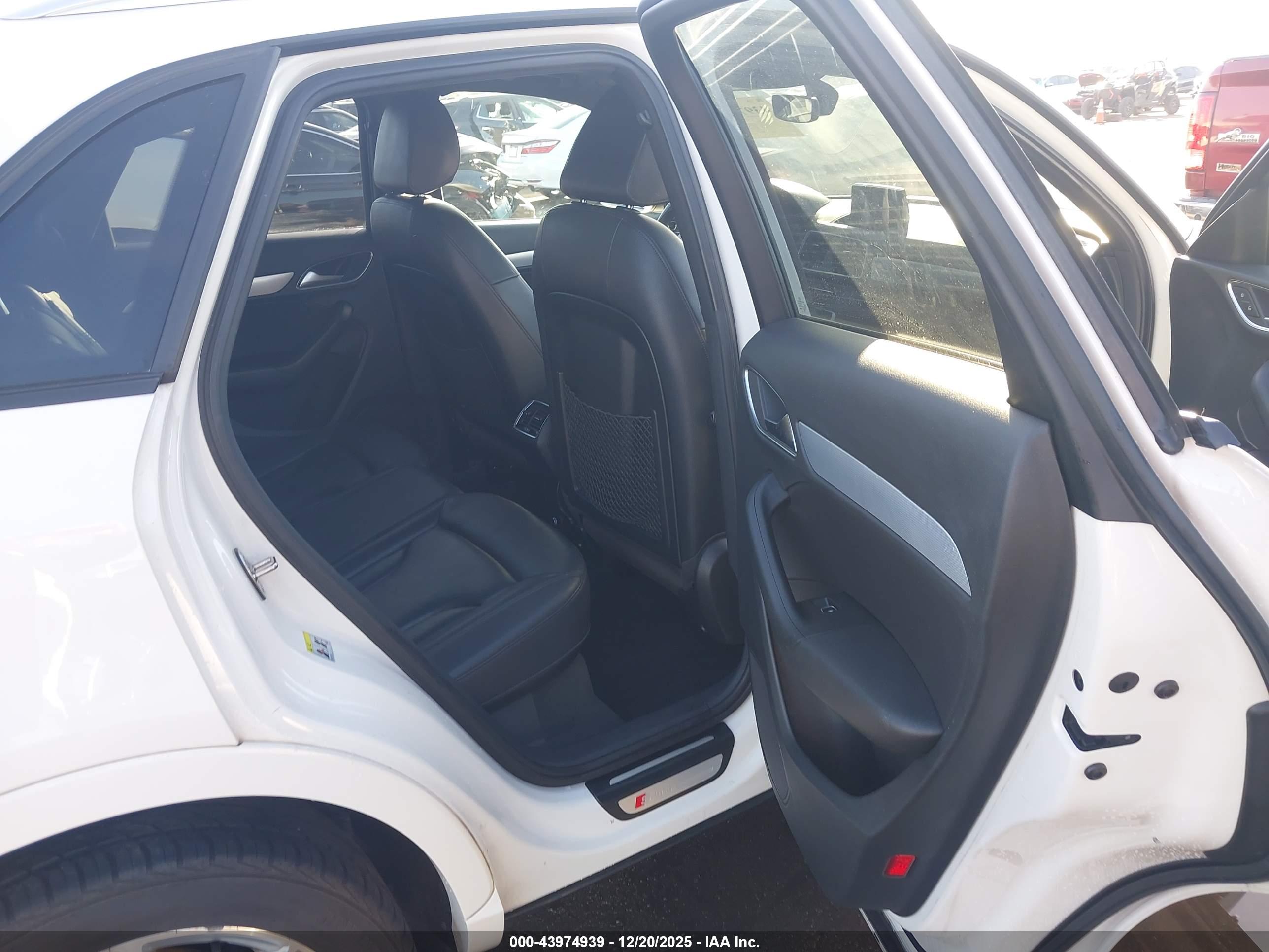AUDI Q3 image 8