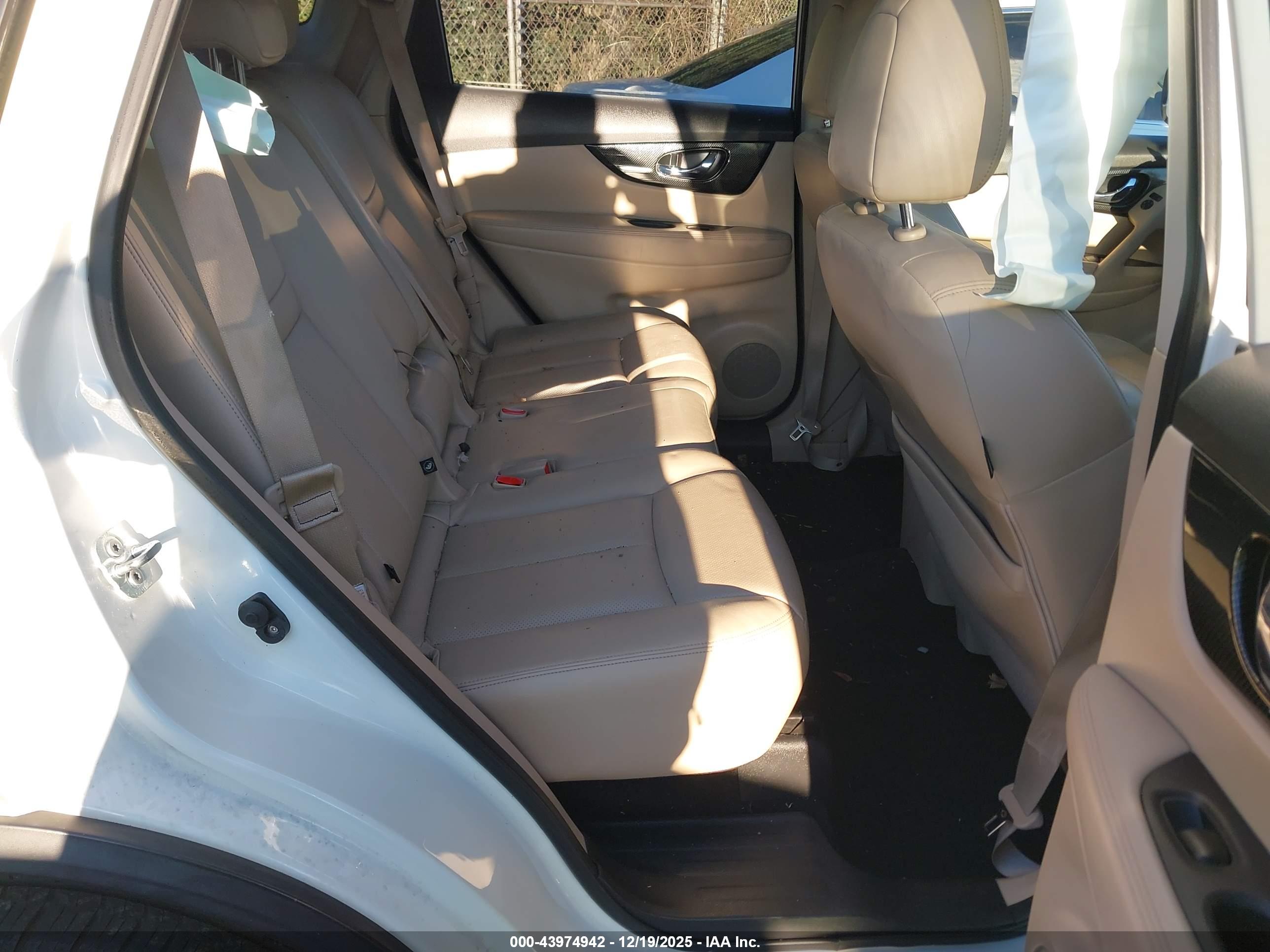 NISSAN ROGUE image 8