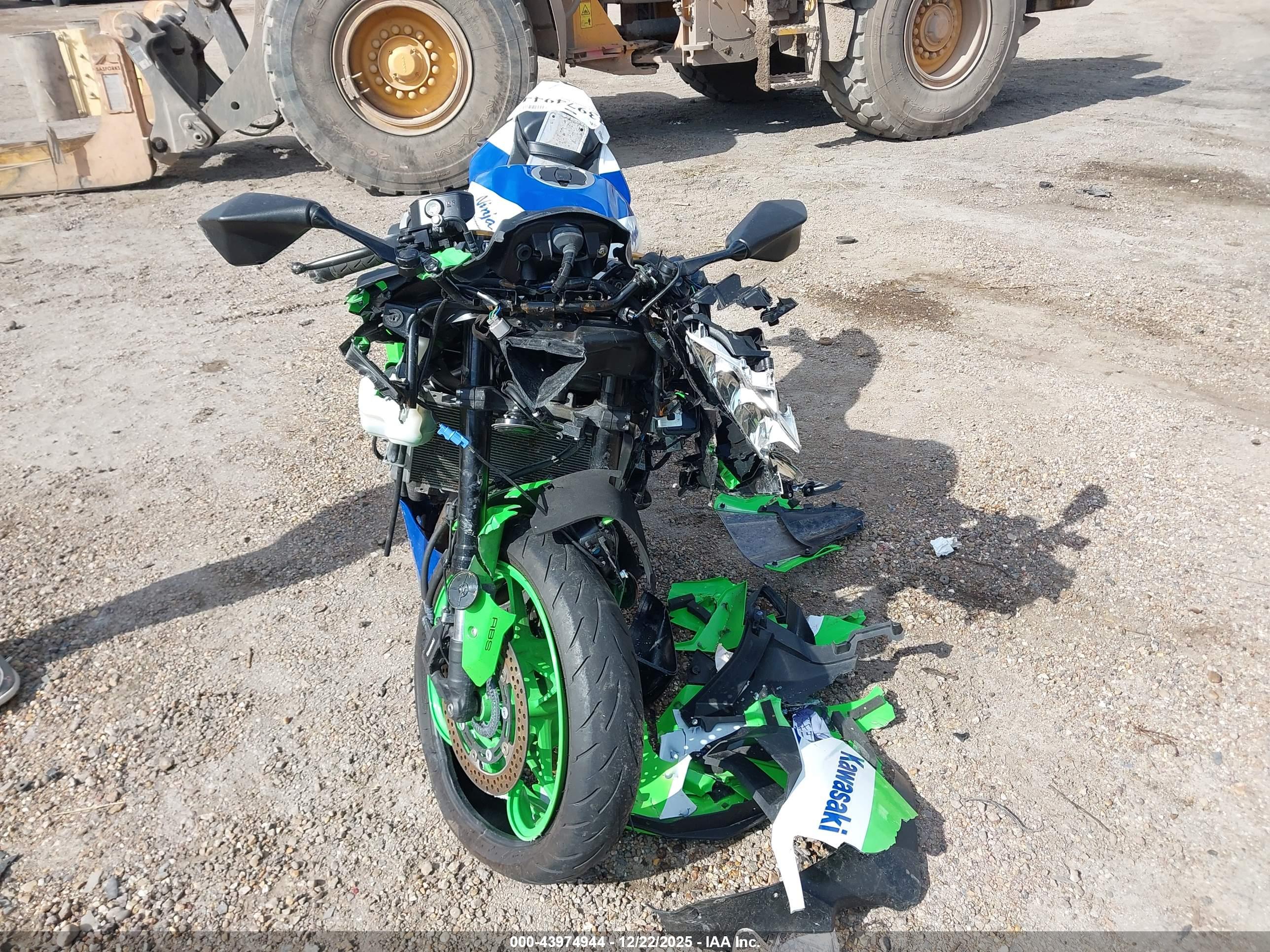 KAWASAKI ZX400 image 5