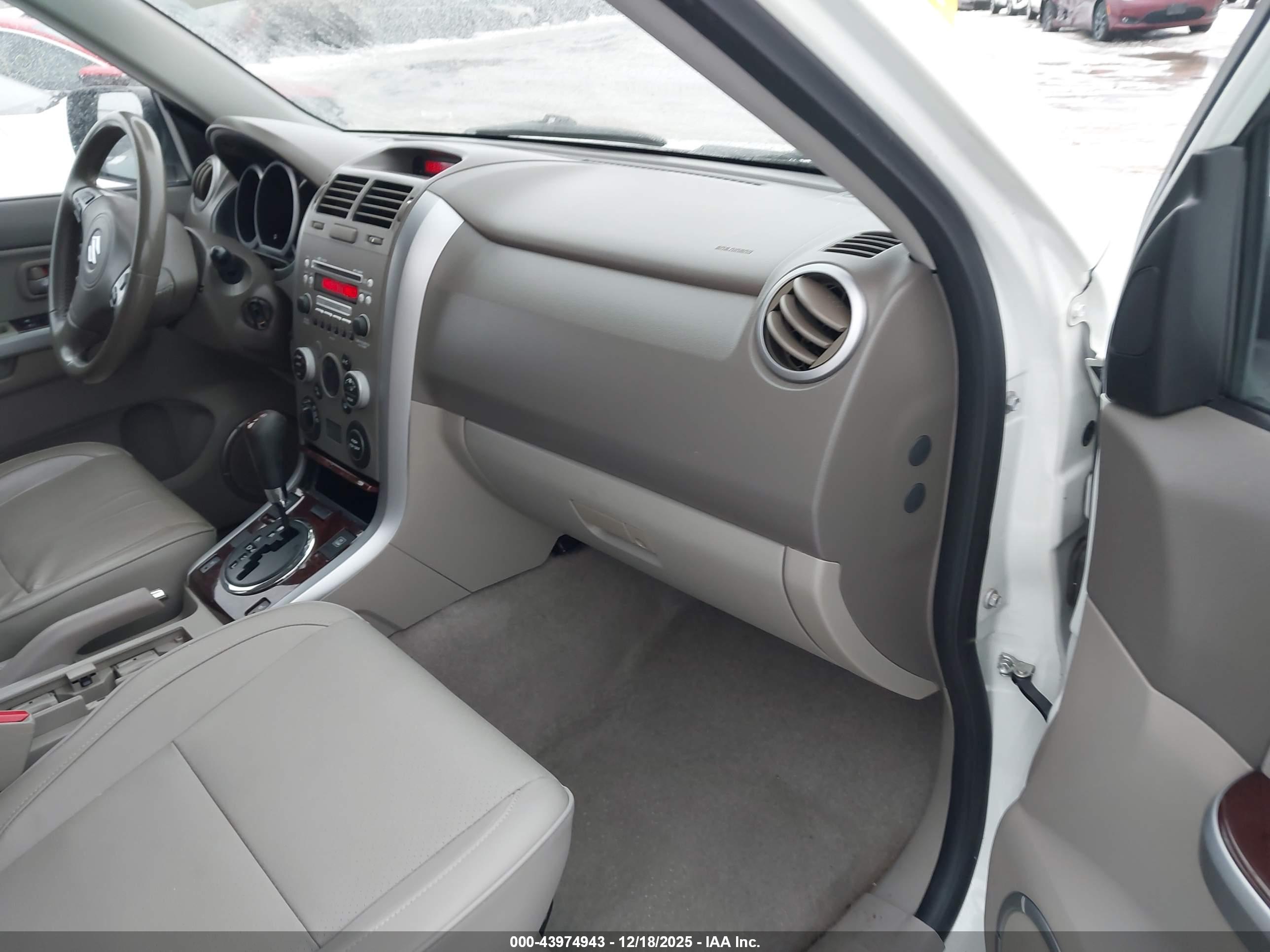 SUZUKI GRAND image 5