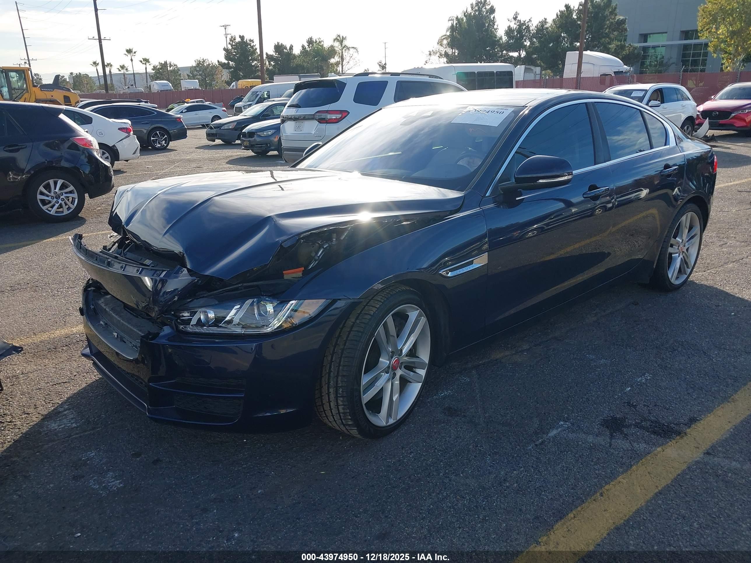 JAGUAR XE image 2