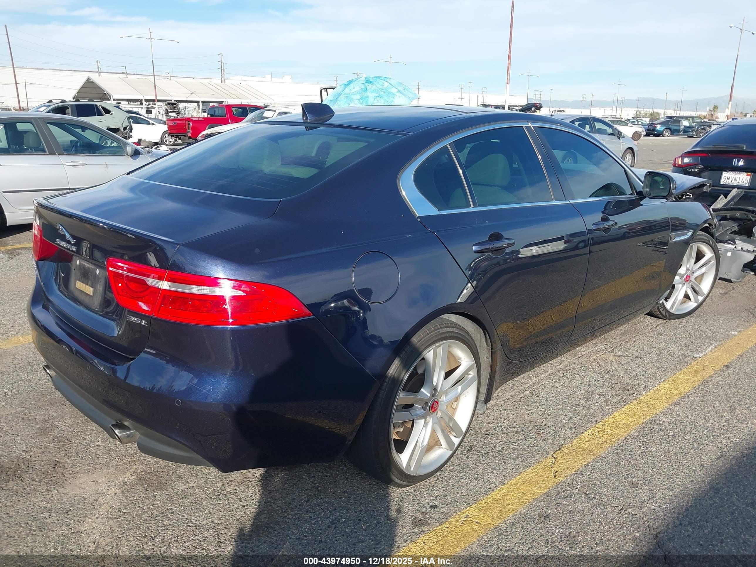 JAGUAR XE image 4