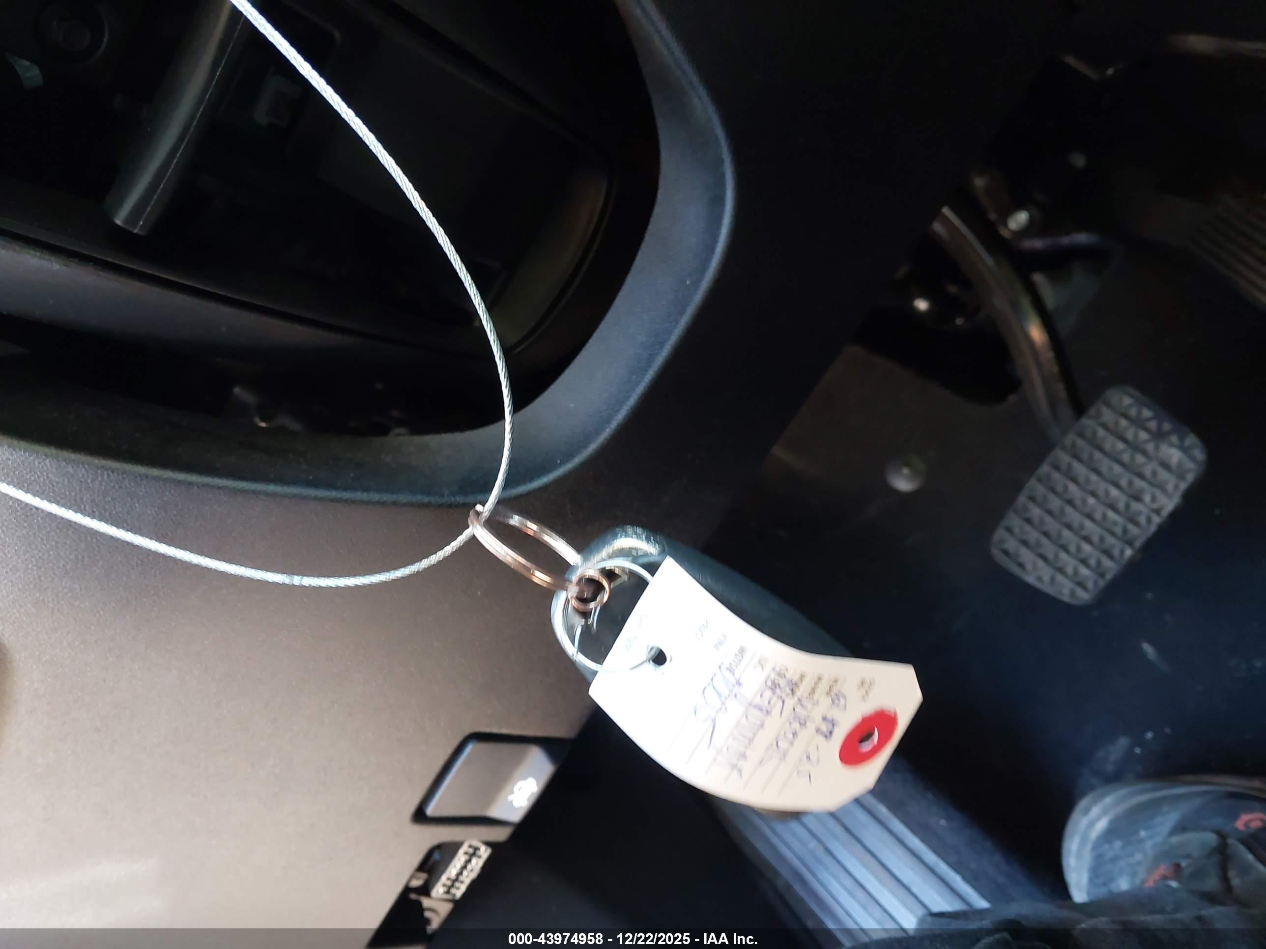 CHEVROLET EQUINOX image 11