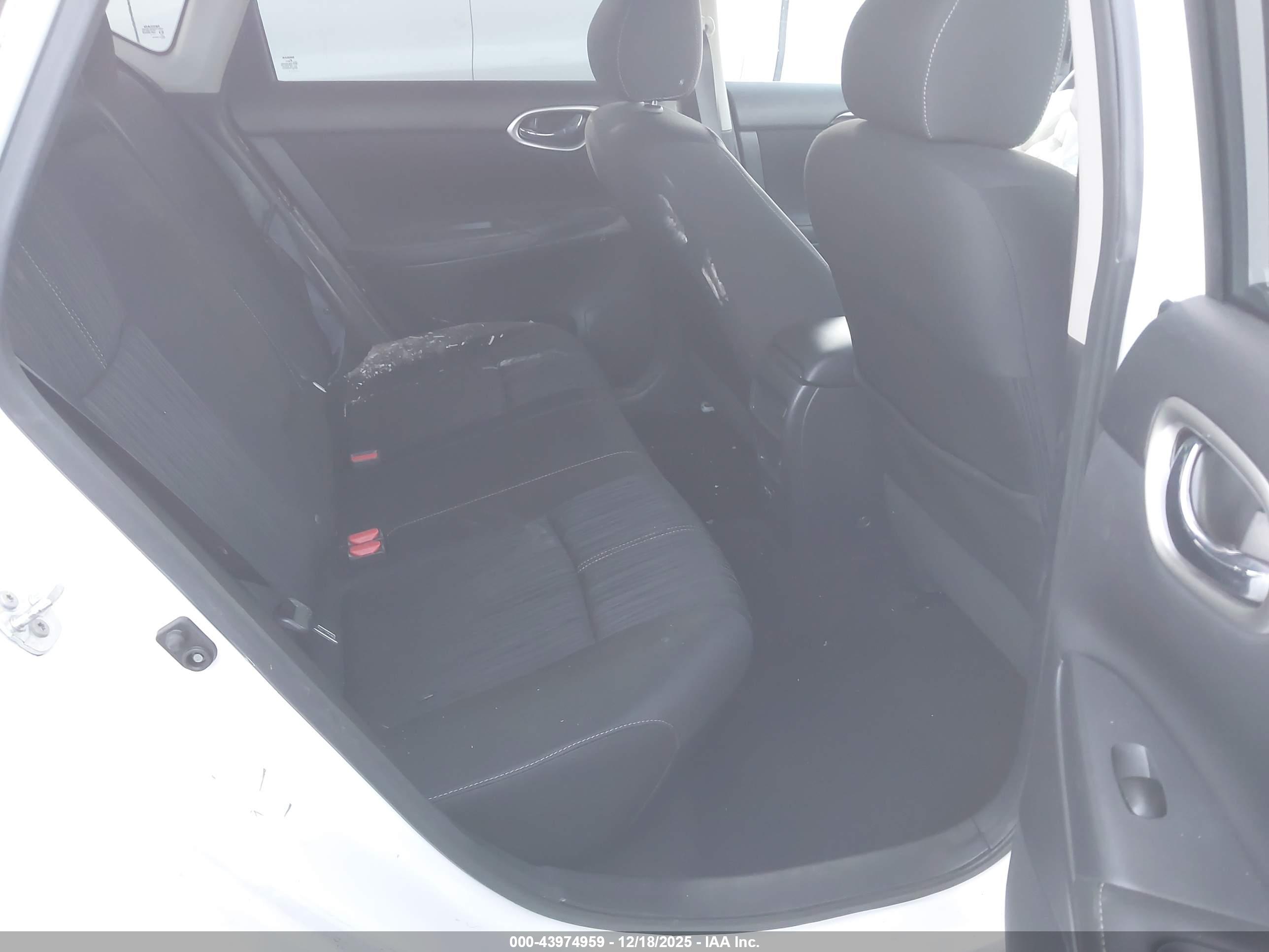 NISSAN SENTRA image 8