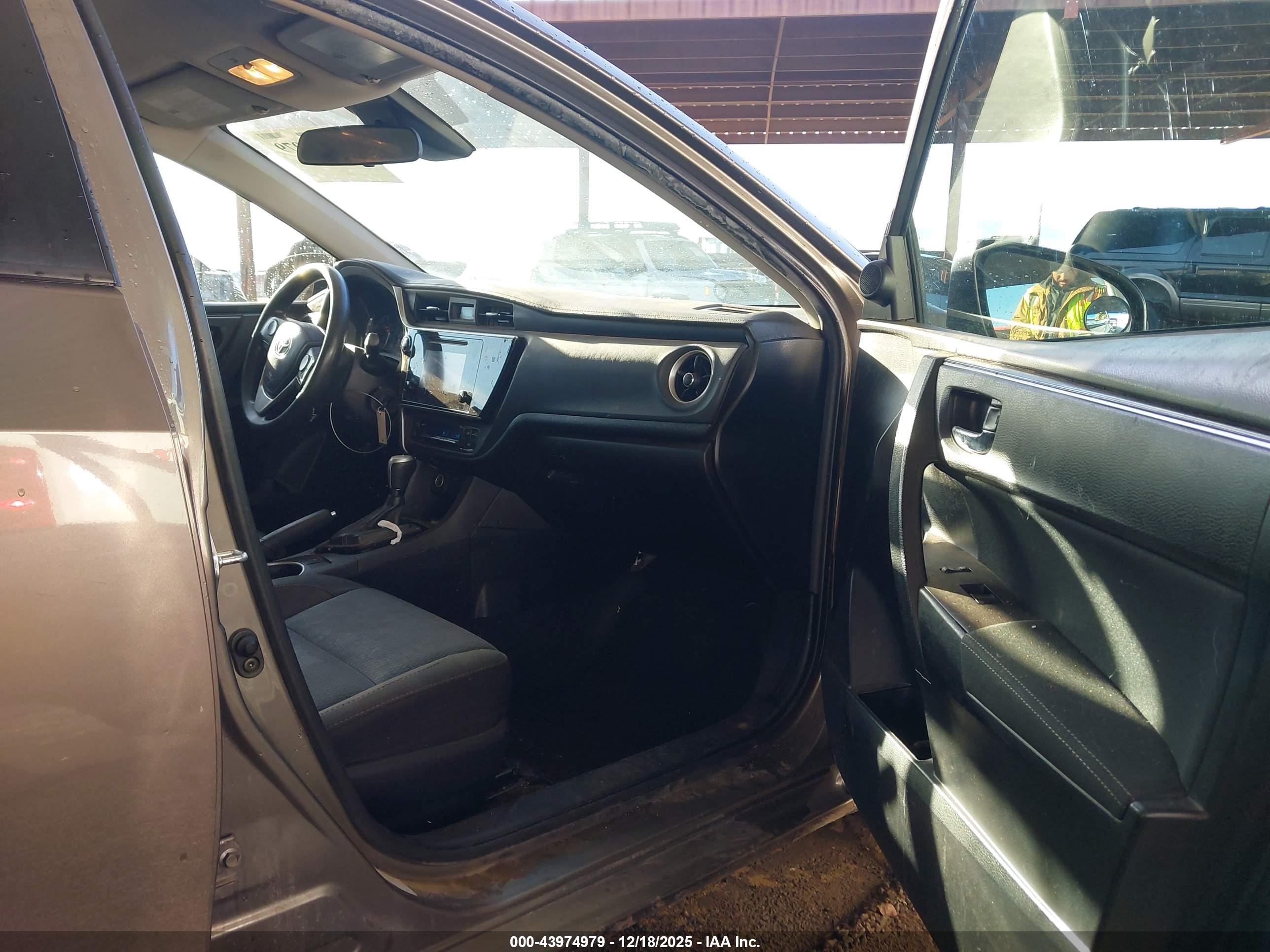 TOYOTA COROLLA image 5