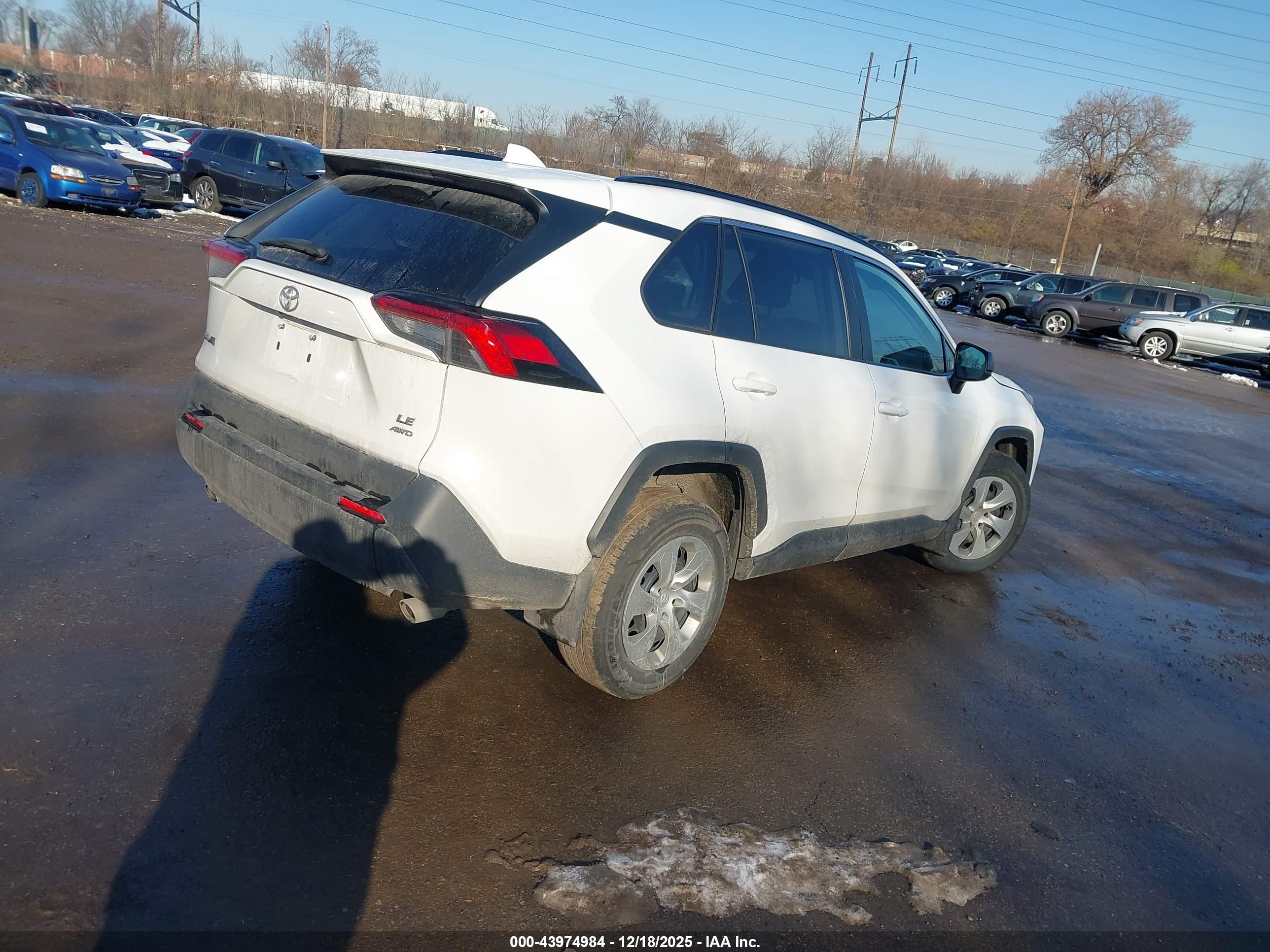 TOYOTA RAV4 image 4