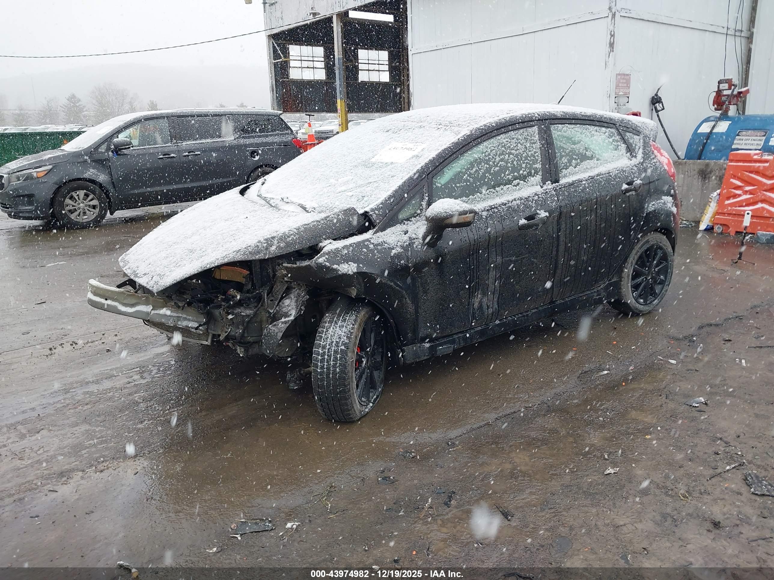 FORD FIESTA image 2