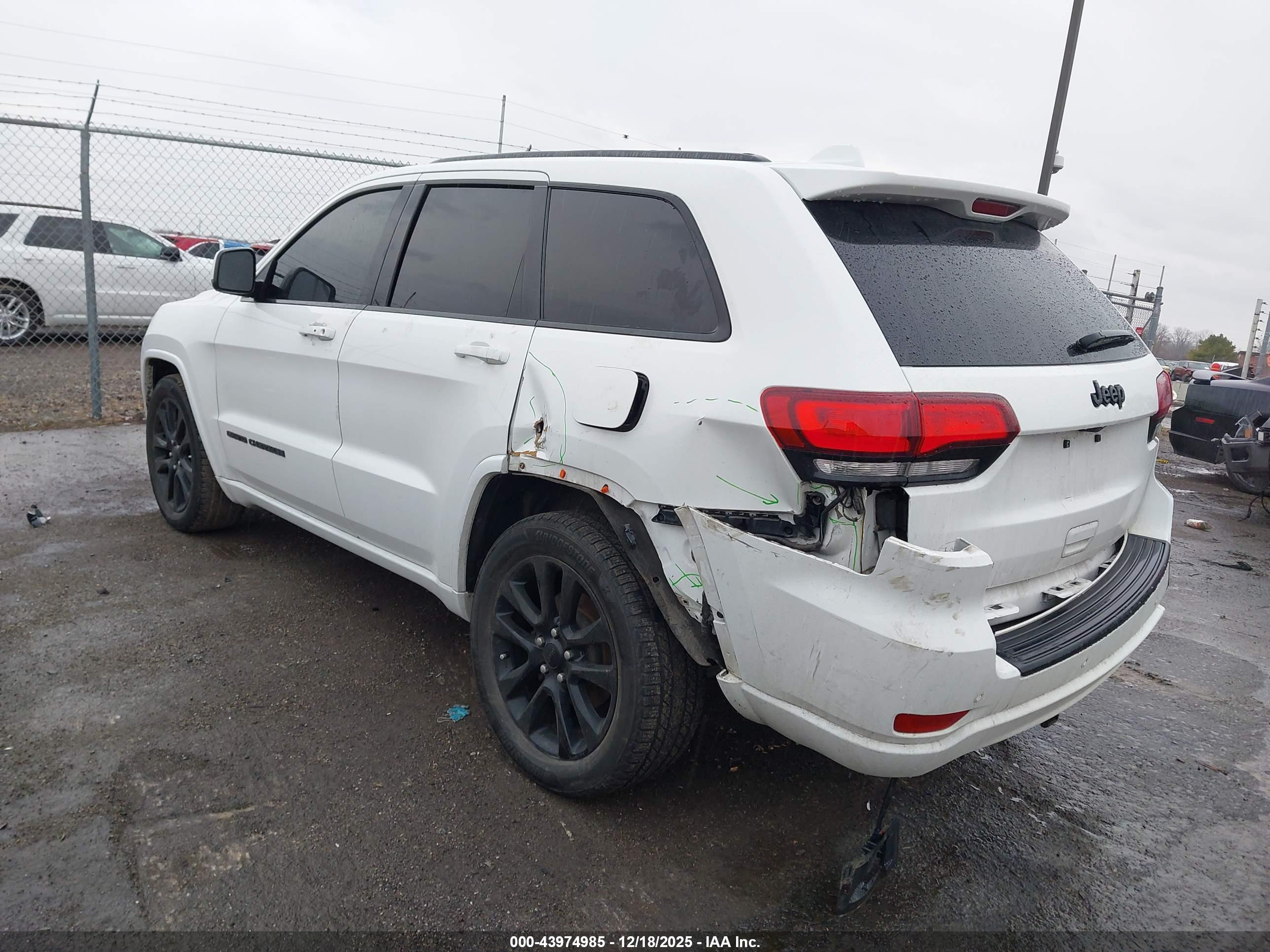 JEEP GRAND image 3