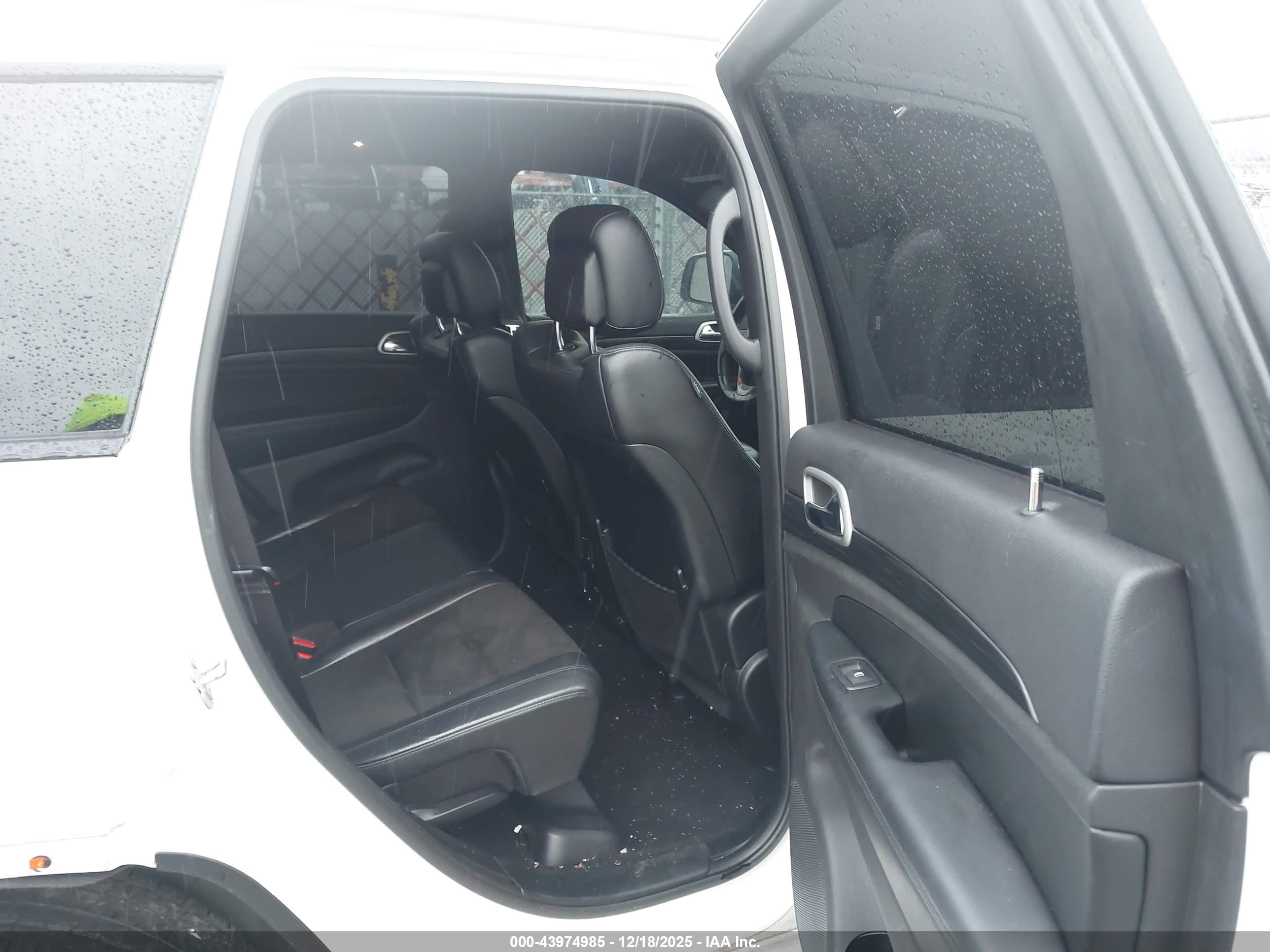 JEEP GRAND image 8