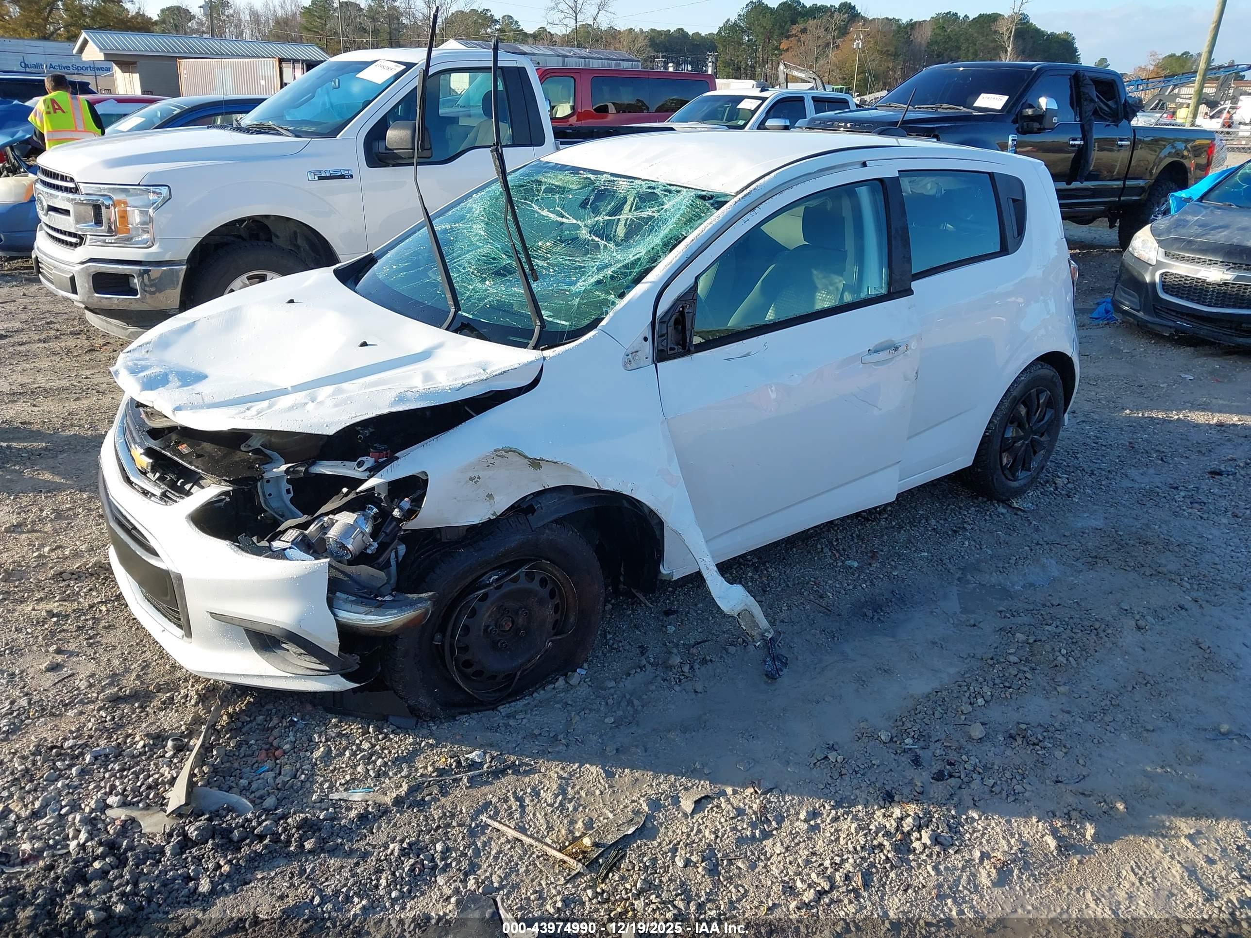 CHEVROLET SONIC image 2