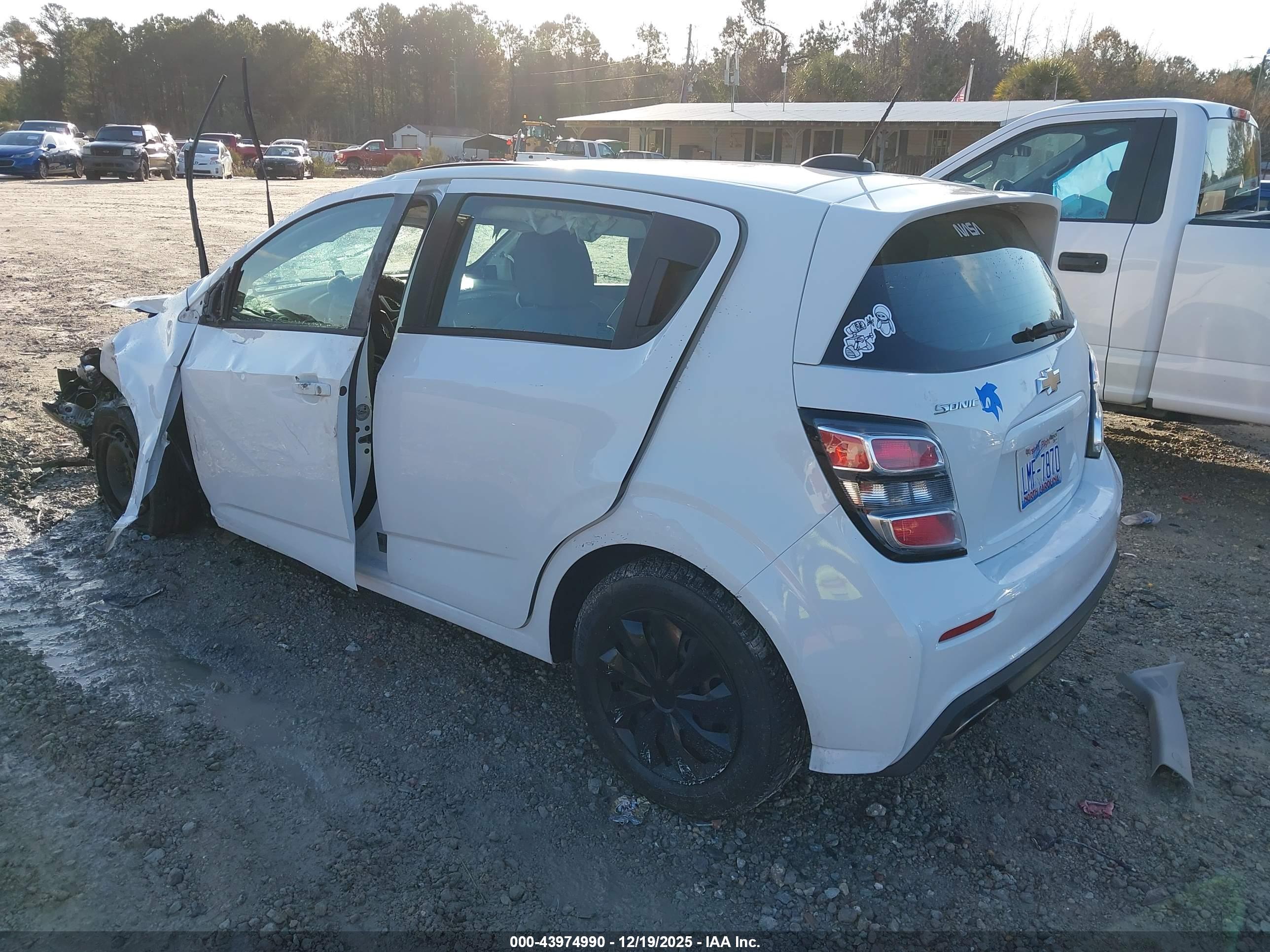CHEVROLET SONIC image 3