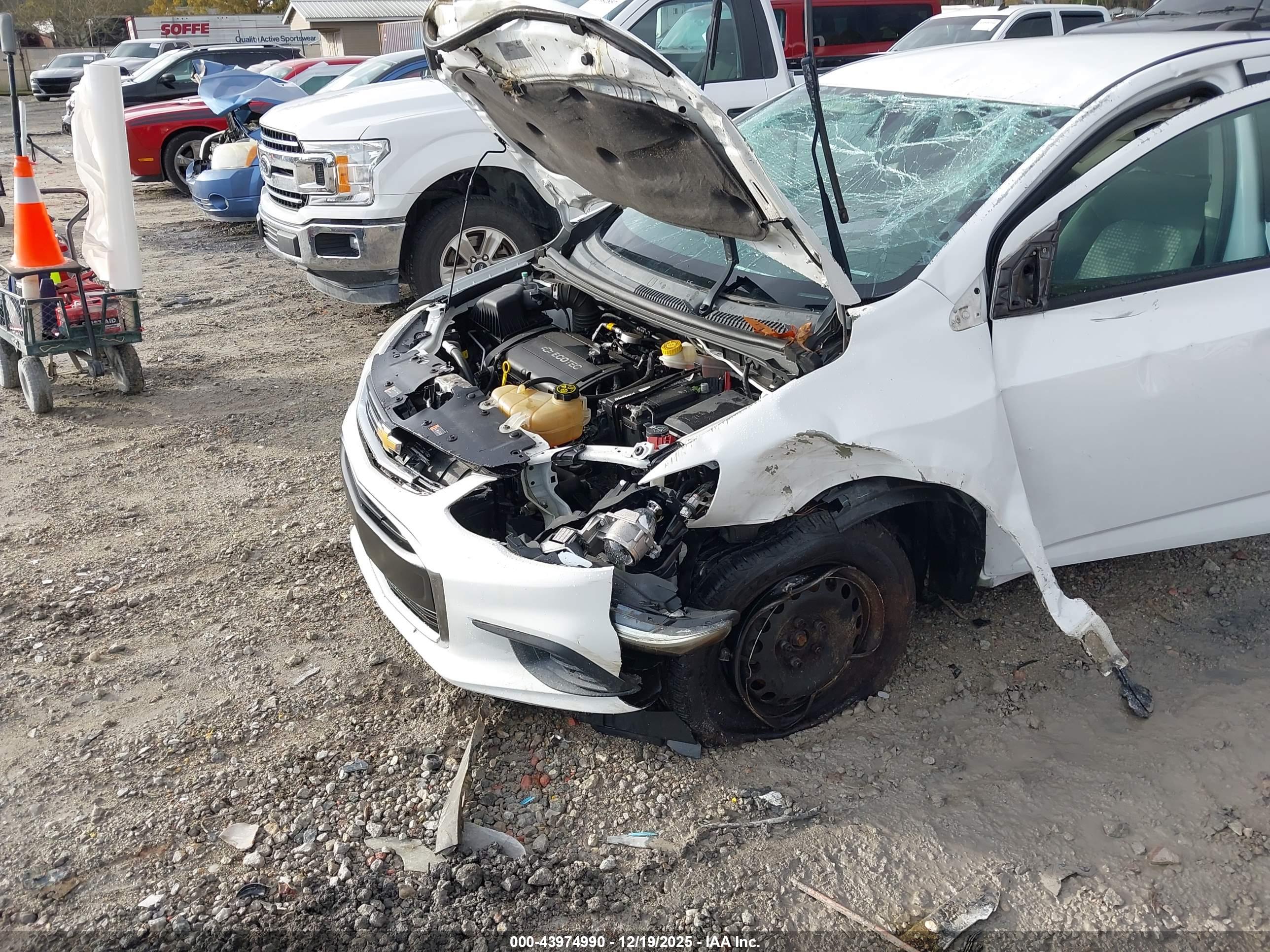 CHEVROLET SONIC image 6