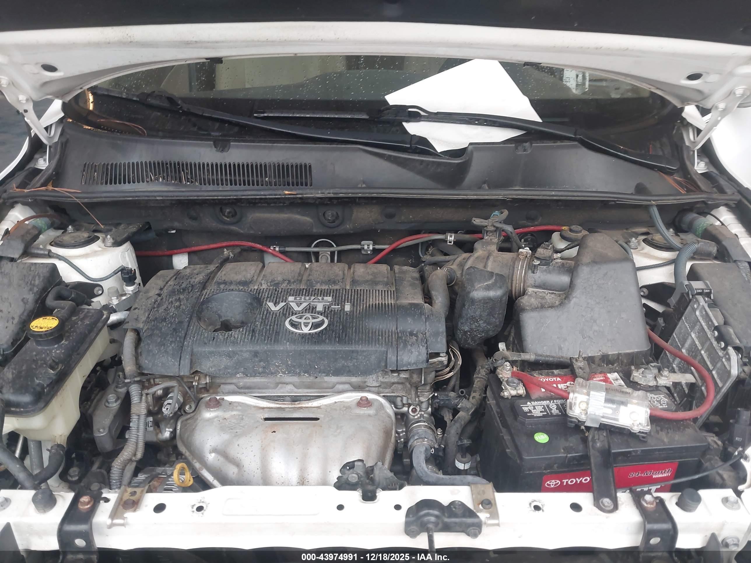 TOYOTA RAV4 image 10