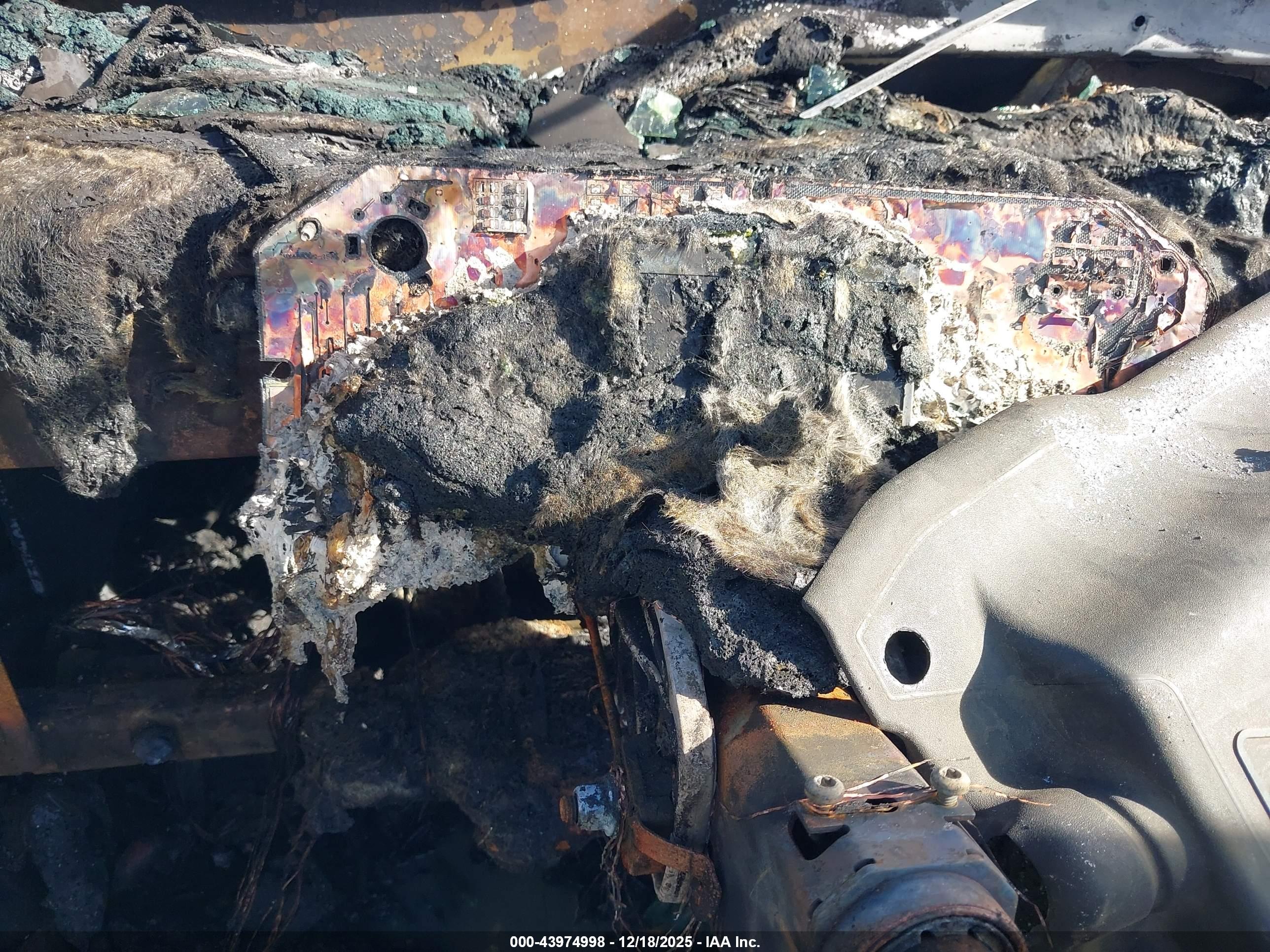 FORD MUSTANG image 7