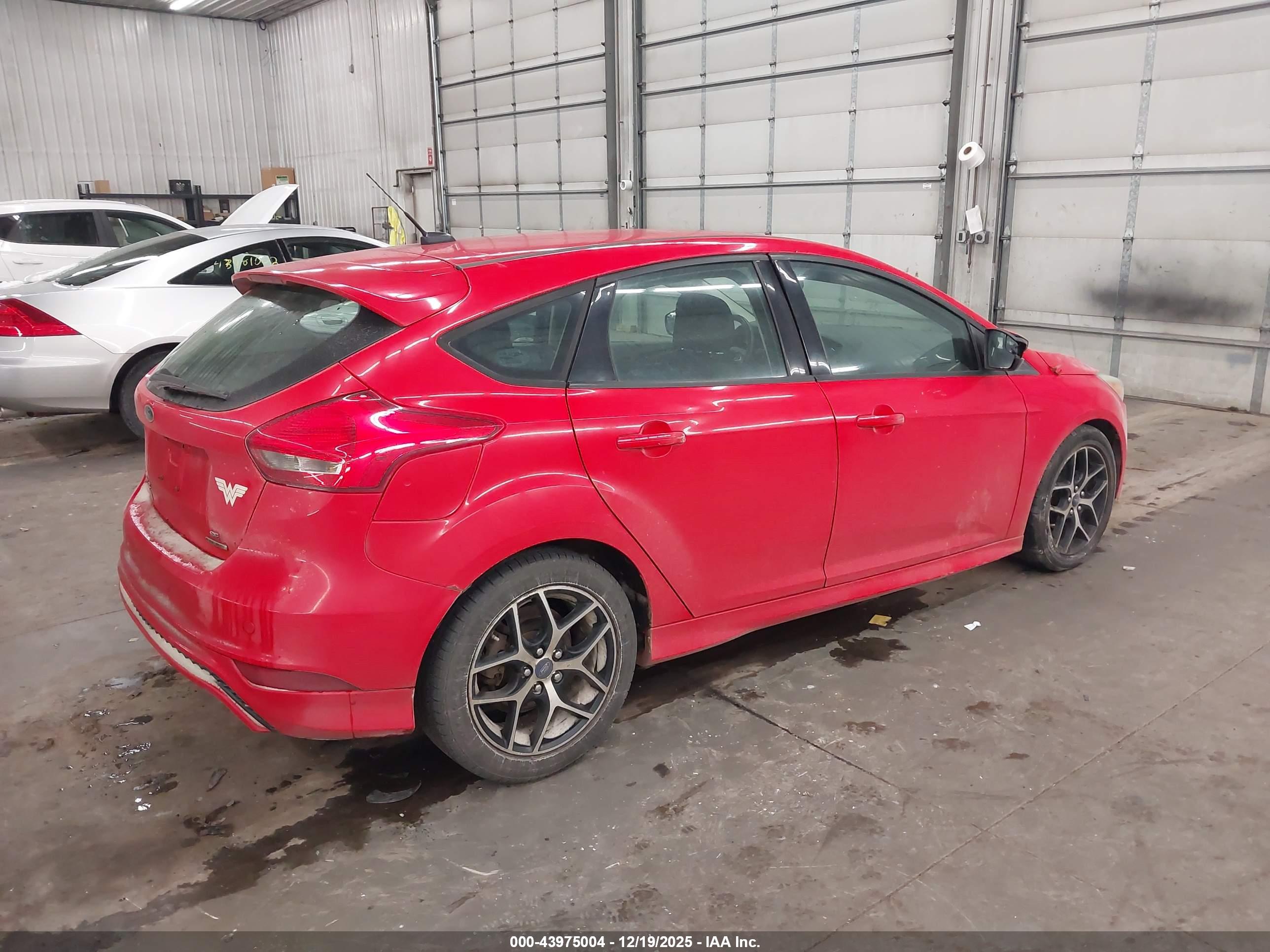 FORD FOCUS image 4