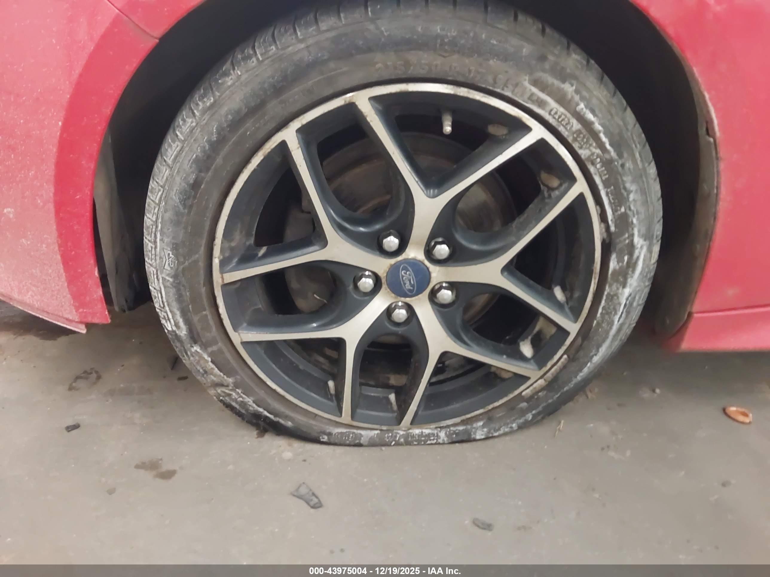 FORD FOCUS image 6