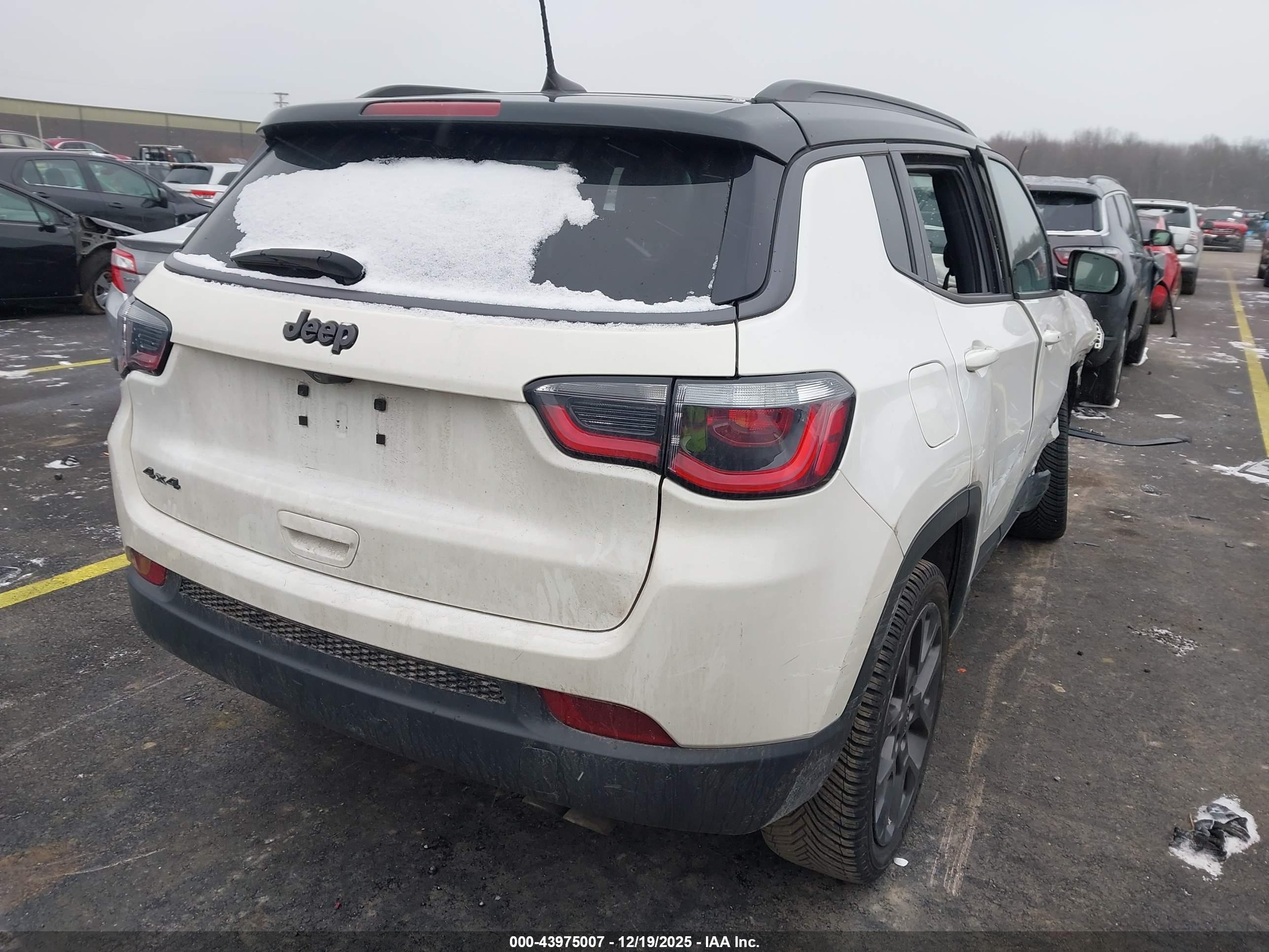 JEEP COMPASS image 4