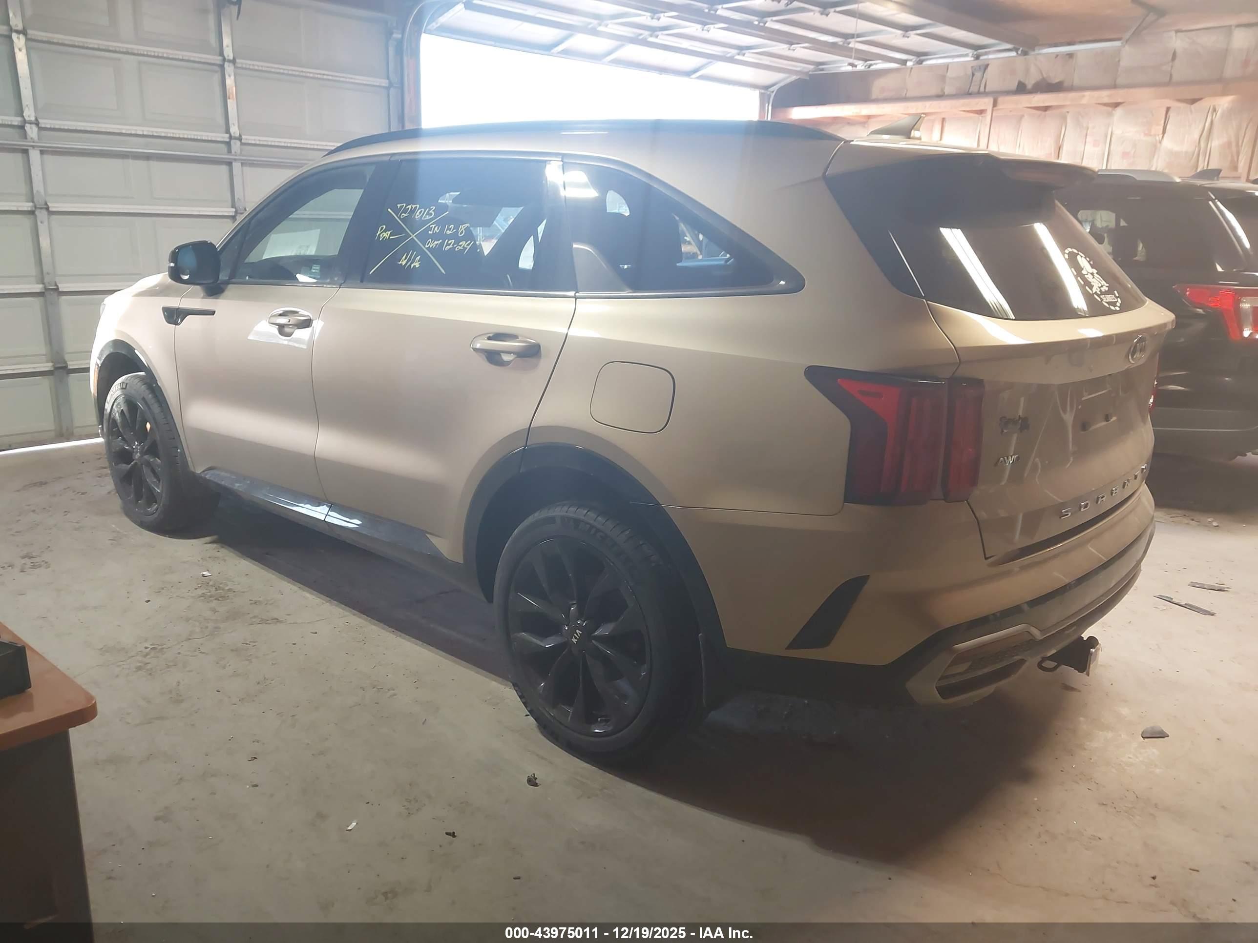 KIA SORENTO image 3